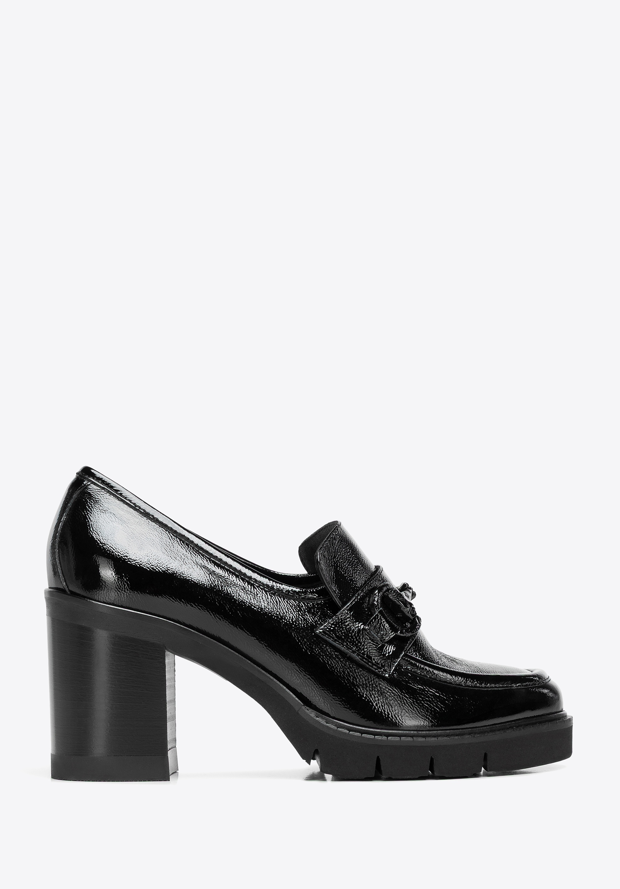 Damskie czółenka ze skóry lakierowanej na masywnym słupku czarne