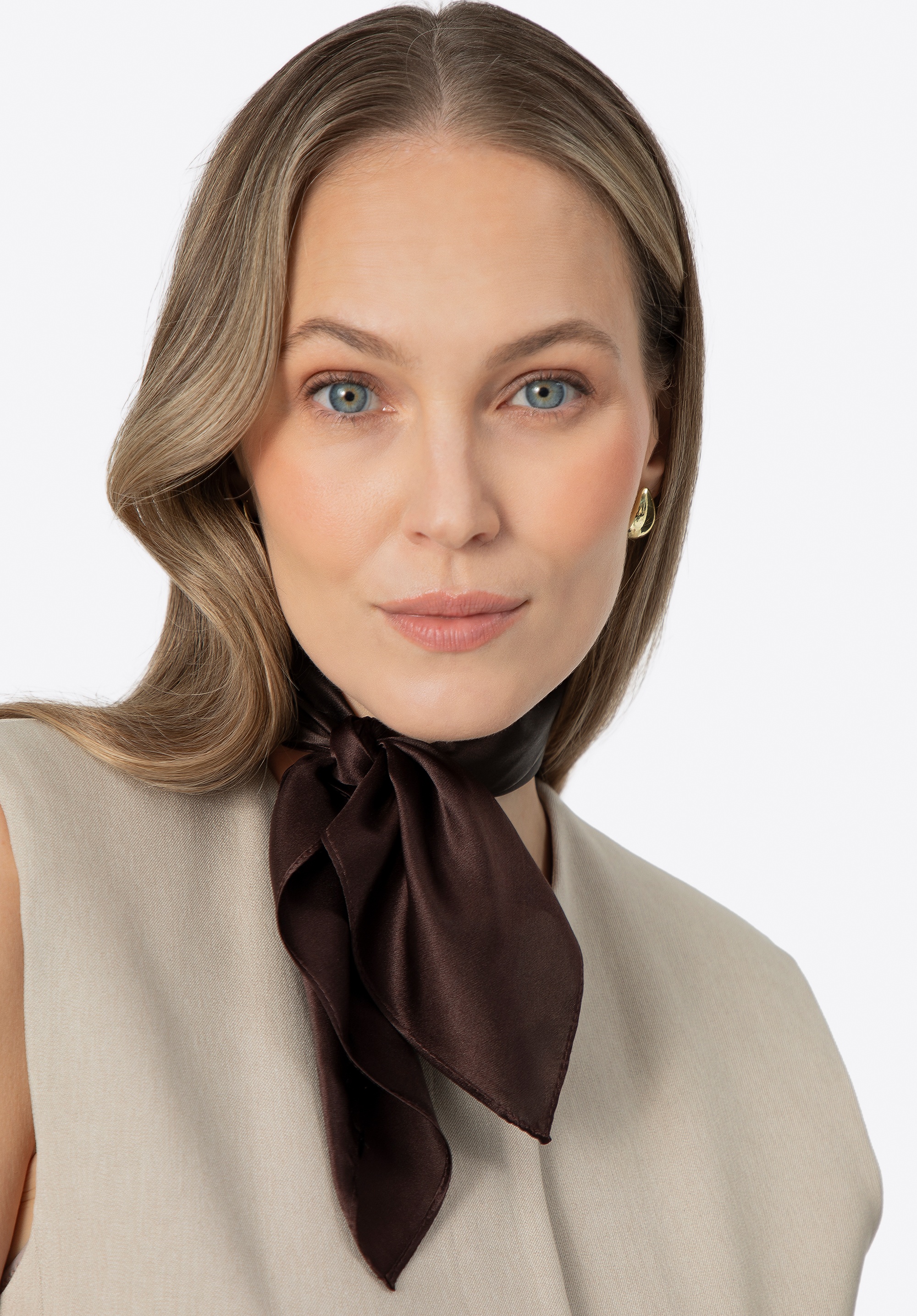 Jednolita damska apaszka z jedwabiu brązowa