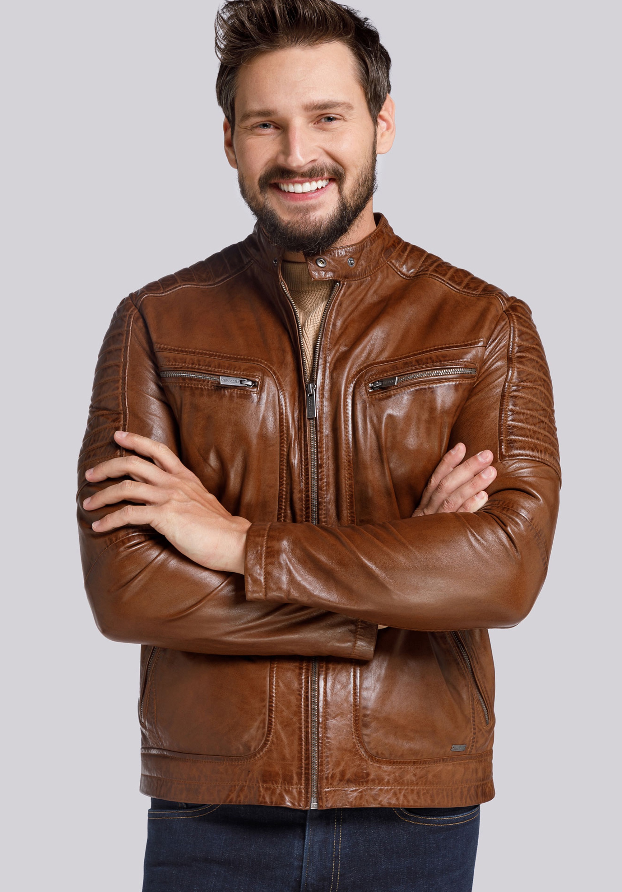 Męska kurtka skórzana z zapinaną stójką i pikowaniem