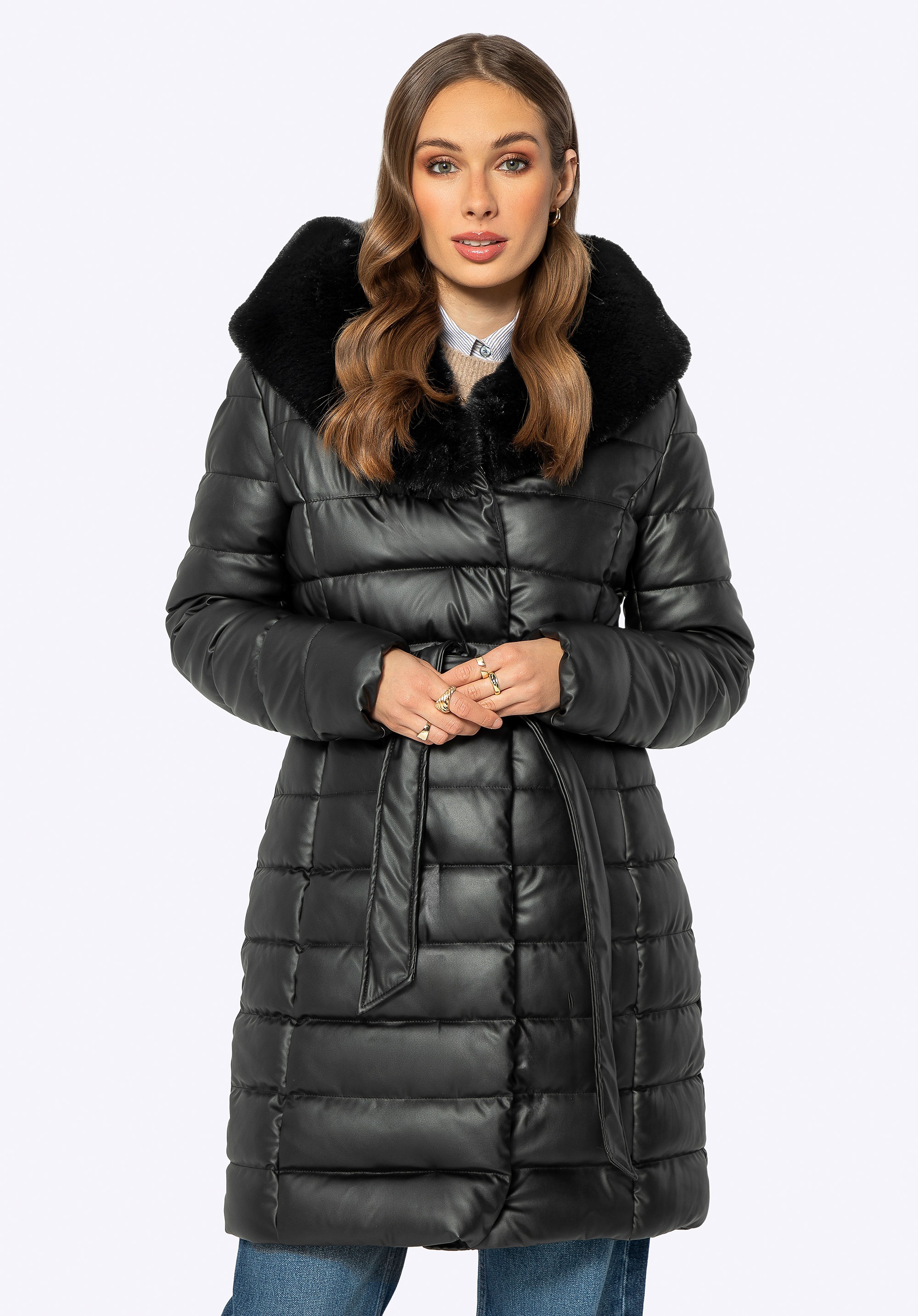 Damska kurtka z ekoskóry pikowana długa czarna