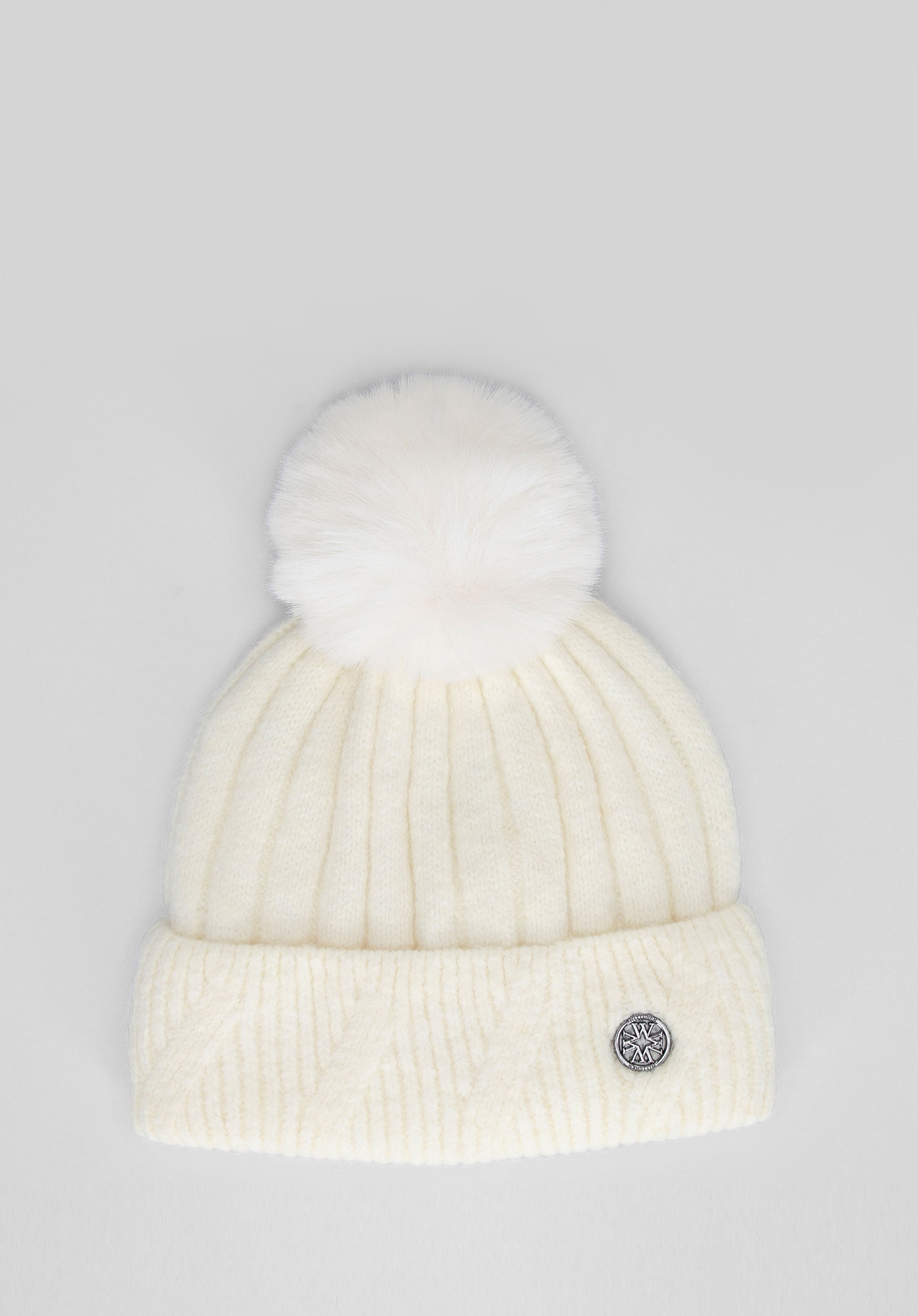 Czapka damska zimowa z pomponem ecru