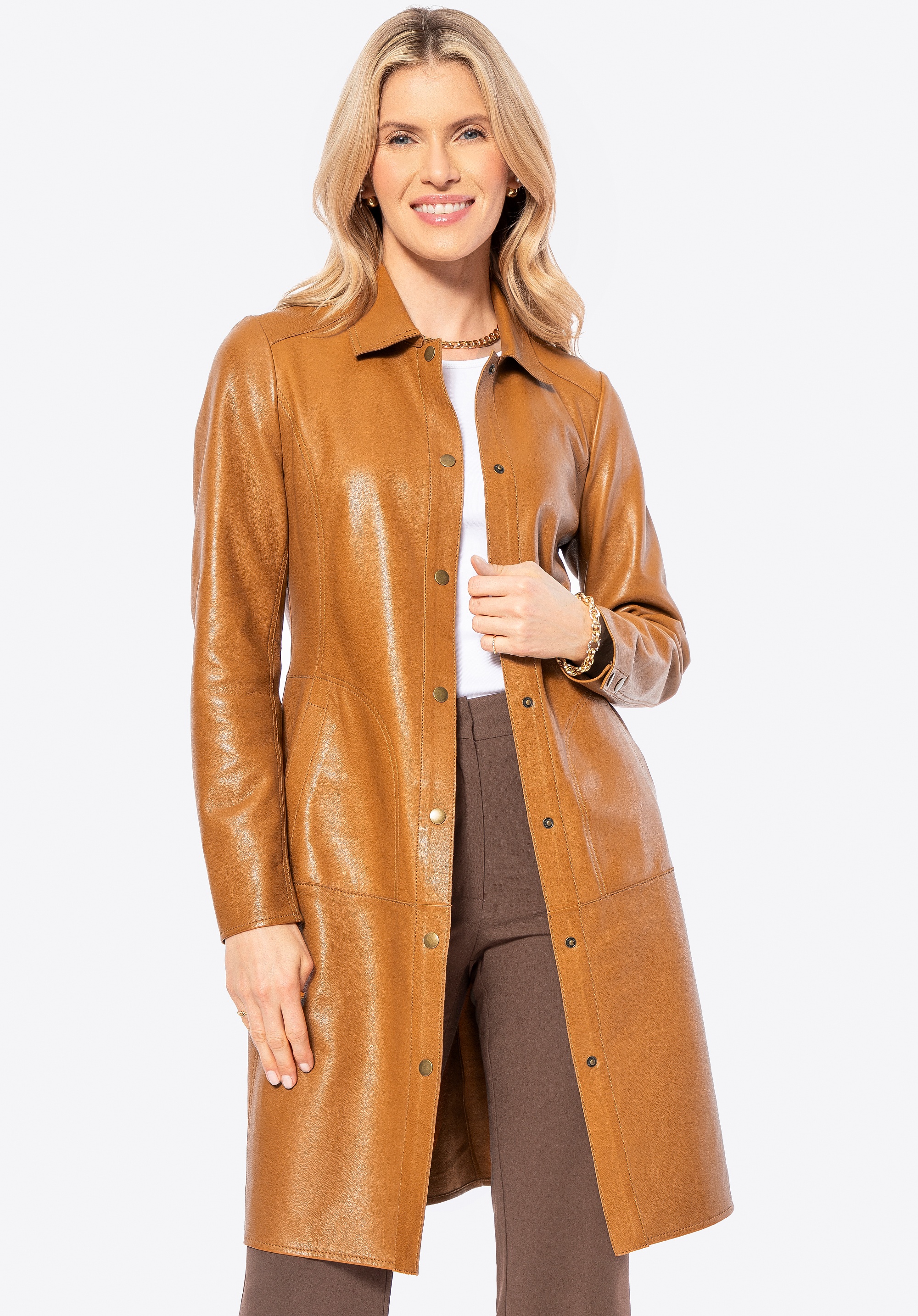 Damski płaszcz z naturalnej skóry owczej karmelowy