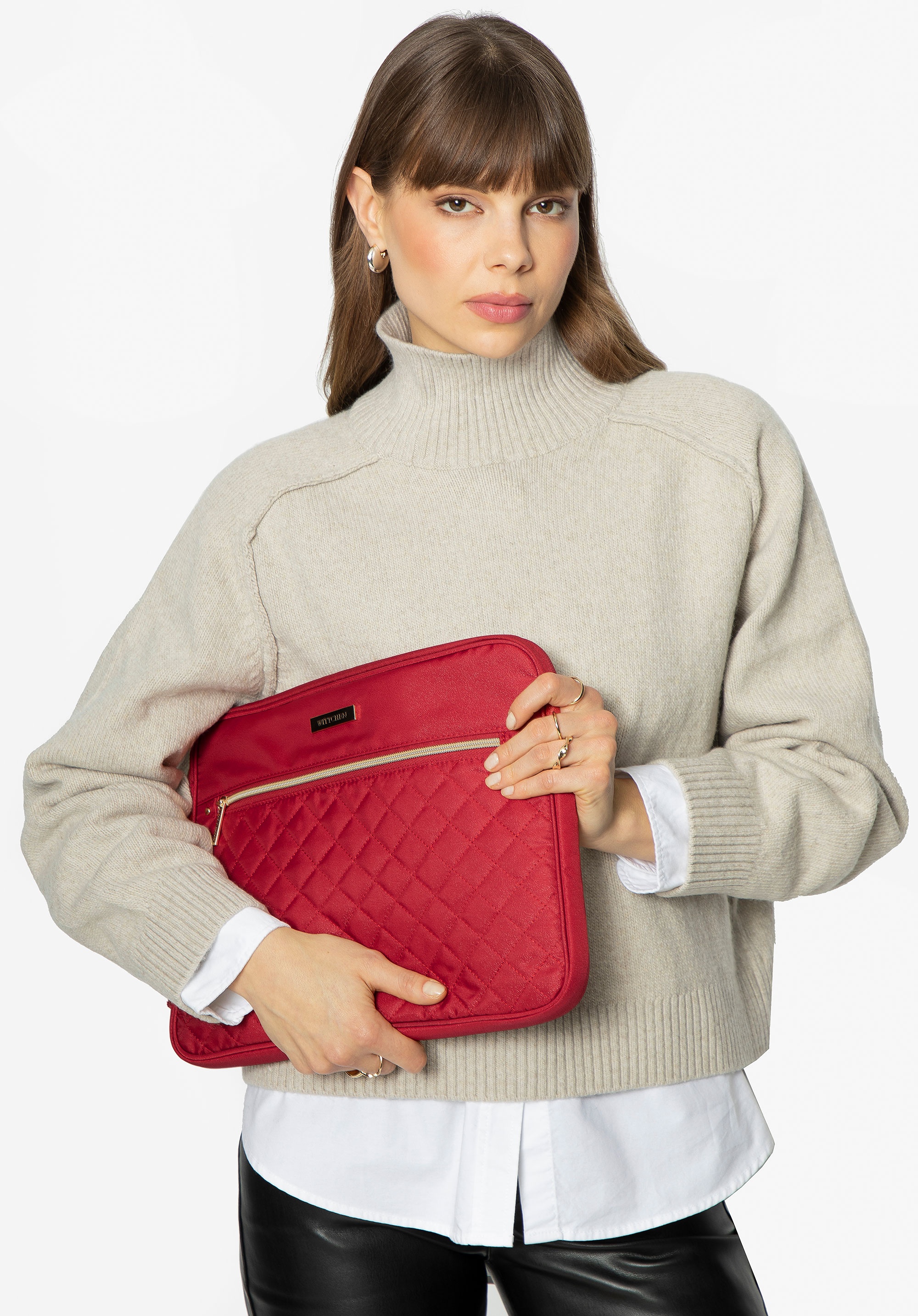 Pokrowiec na laptopa 15'' pikowany na przodzie wiśniowy