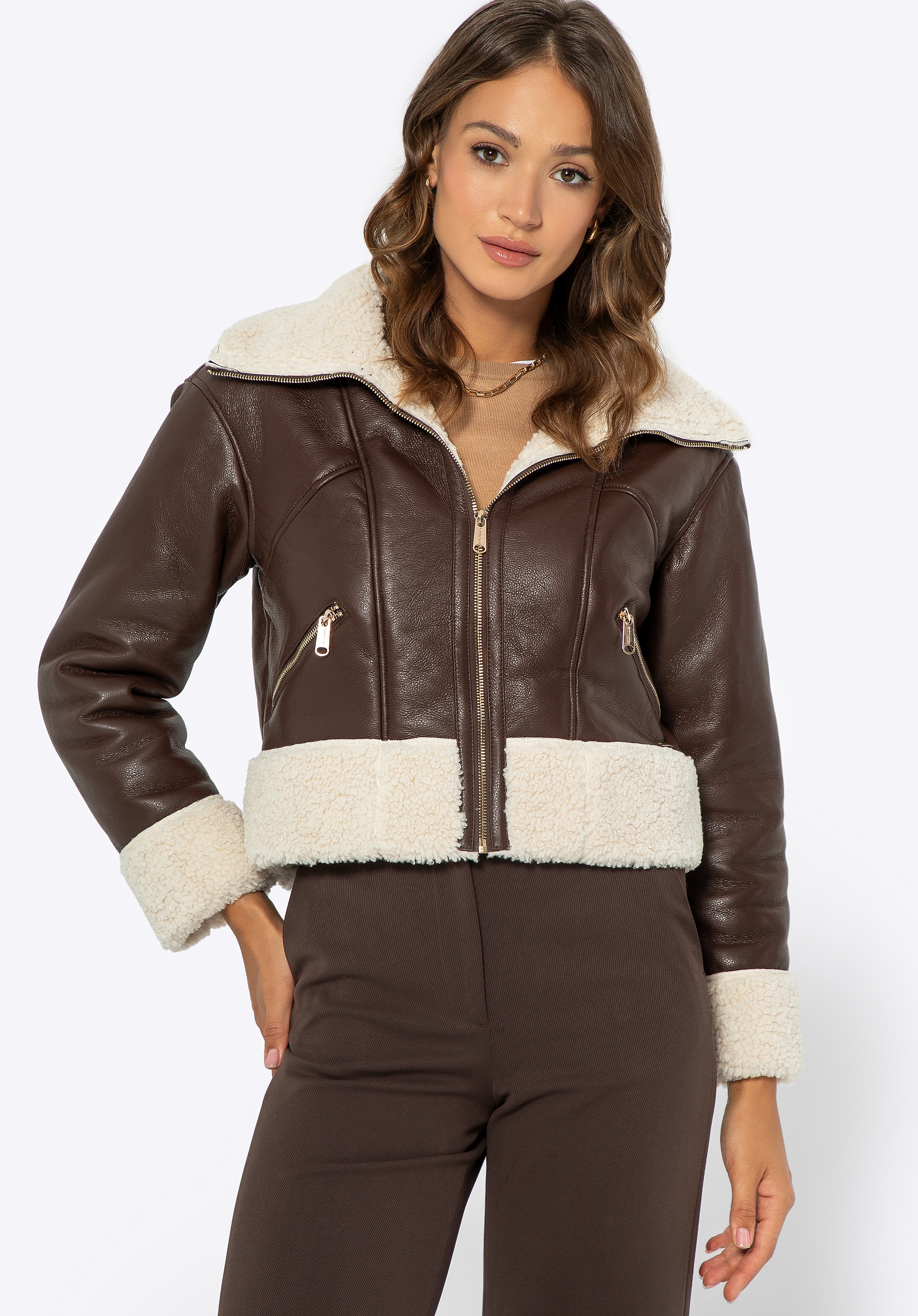 Damska kurtka z futerkiem krótka brązowa