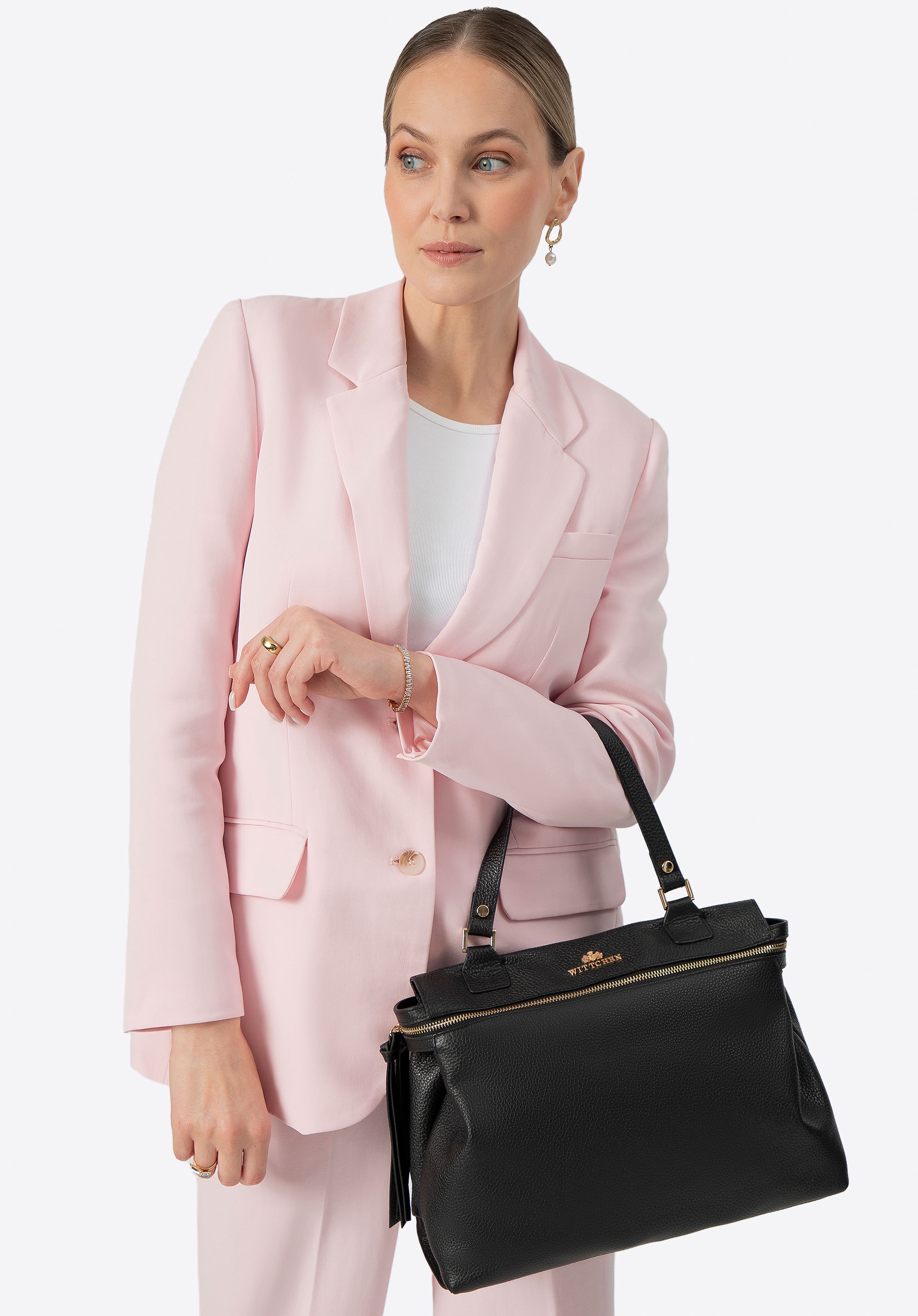 Damski kuferek ze skóry naturalnej groszkowej czarny