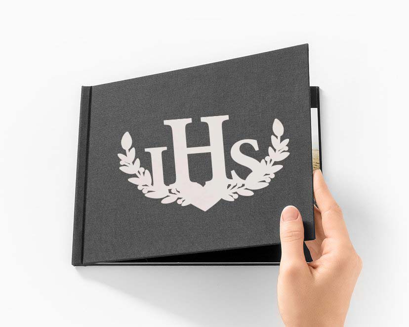 Napis emblemat IHS na ksiegę gości album do zdjęć zbiały, dekoracja na Komunię Świętą Chrzest Święty