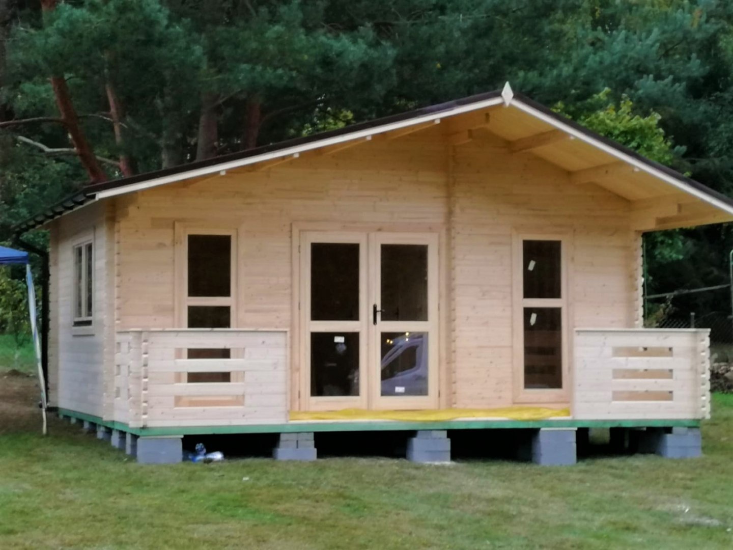 Domek | Sunny 600 x 600 cm + okiennice