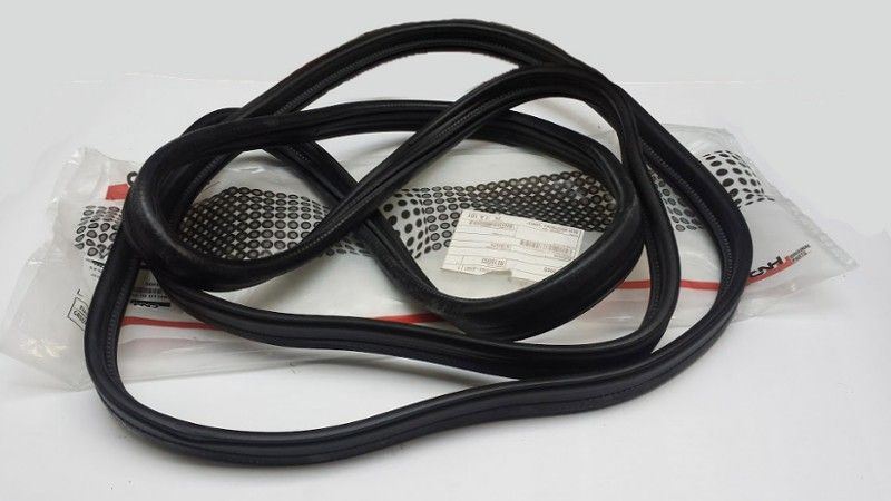 Uszczelka tylnej szyby New Holland Case Steyr 82027998 CNH