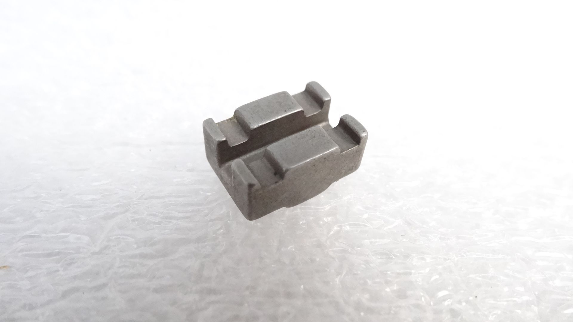 Zabezpieczenie metalowe synchronizatora MF 3385890M1