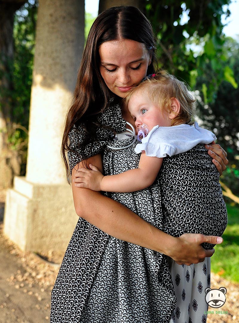 Chusta do noszenia dzieci LITTLE HEARTS RING (silver) - 95% Bawełna, 5% Lurex, chusta kółkowa, rozmiar: 2,1 m, splot żakardowy