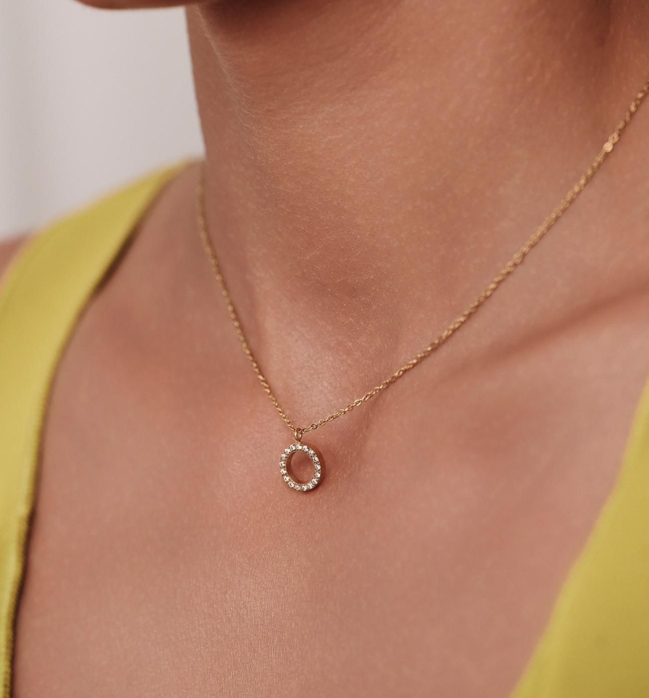 Naszyjnik złoty z okręgiem z cyrkonii NSA1479