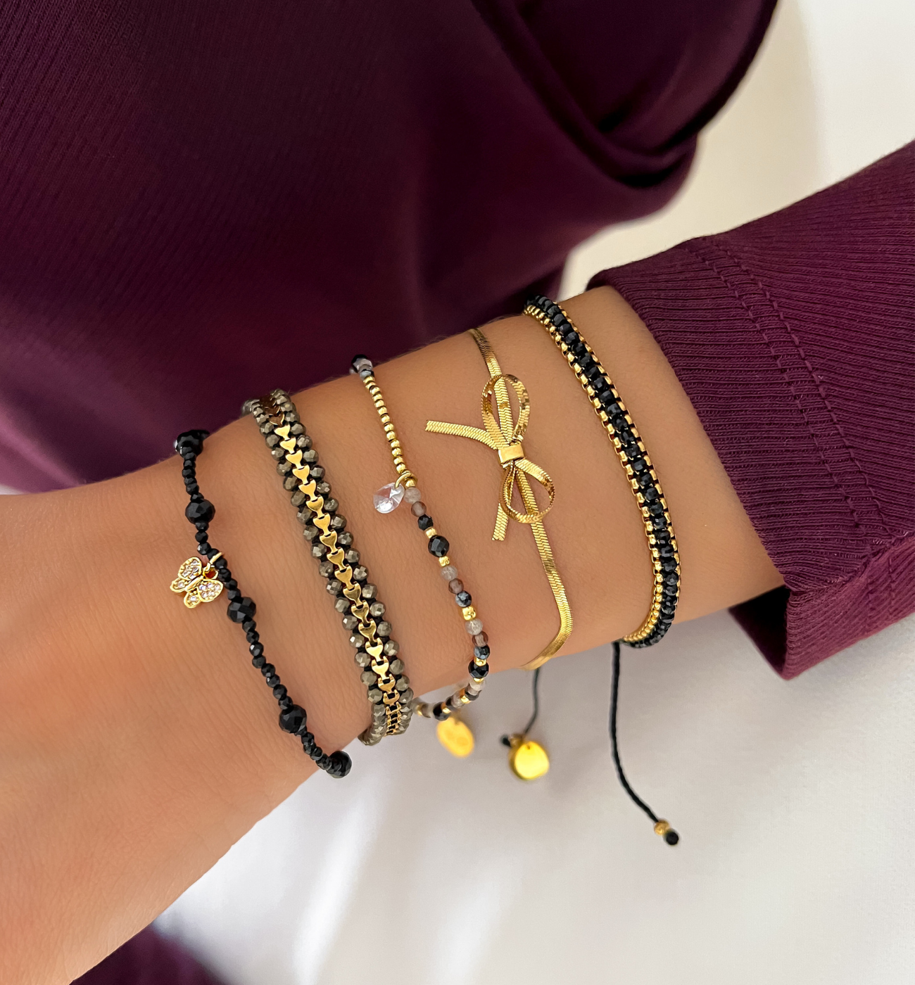 Zestaw czarnych i złotych bransoletek Z0319 - By Dziubeka