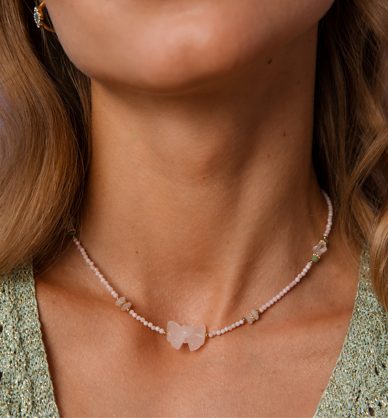 Naszyjnik z kwarcami różowymi i kokardką NPA1431