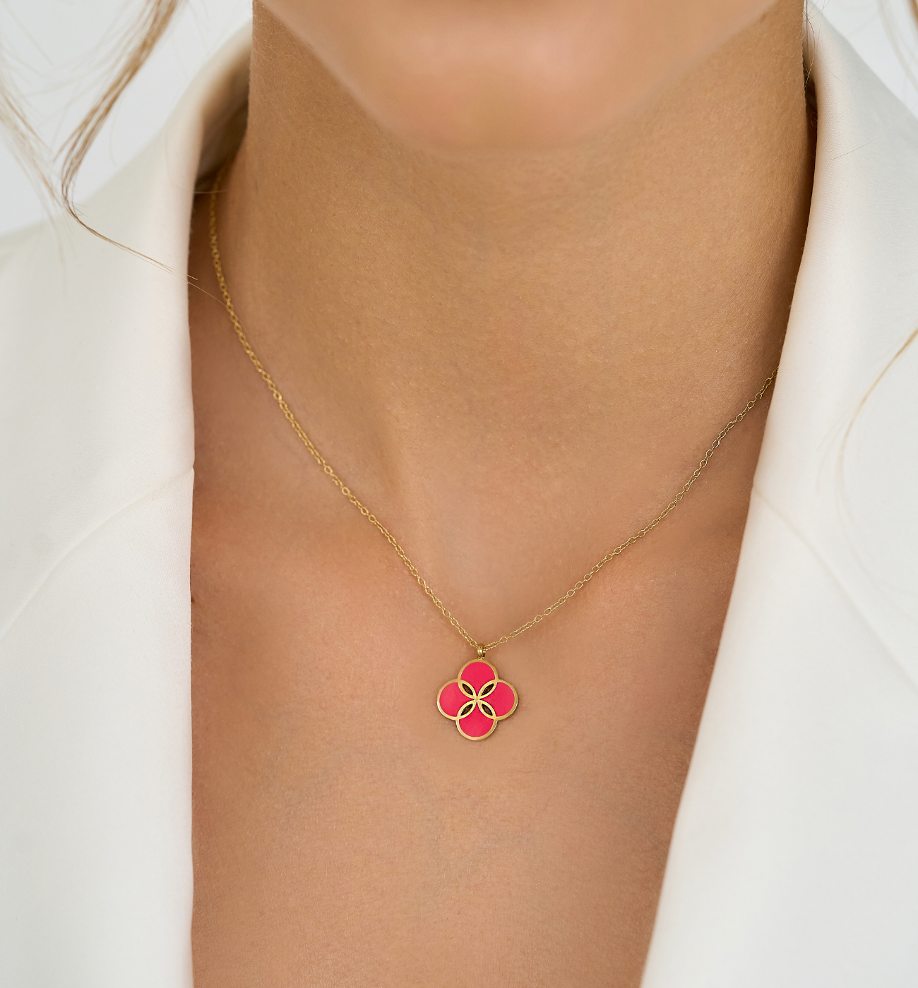 Naszyjnik złoty z koniczynką z fuksjową emalią Ma Chance - By Dziubeka