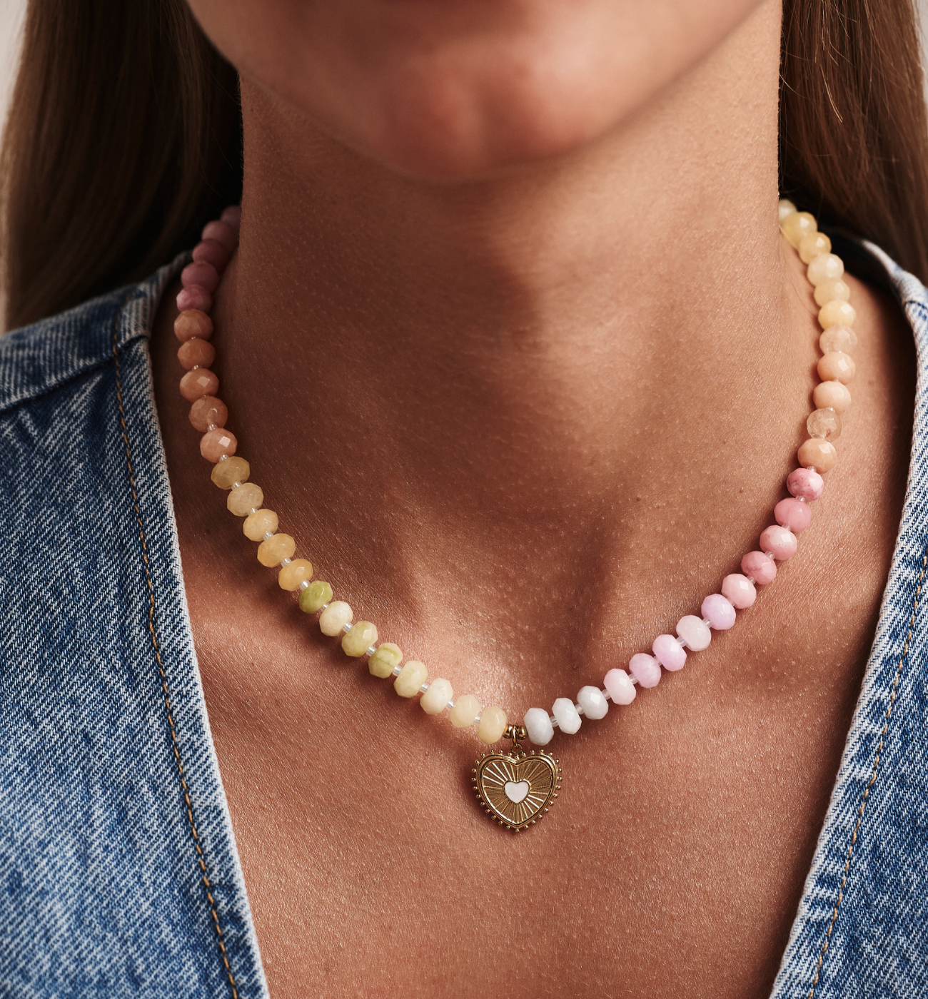 Naszyjnik kolorowy z sercem NPA1427