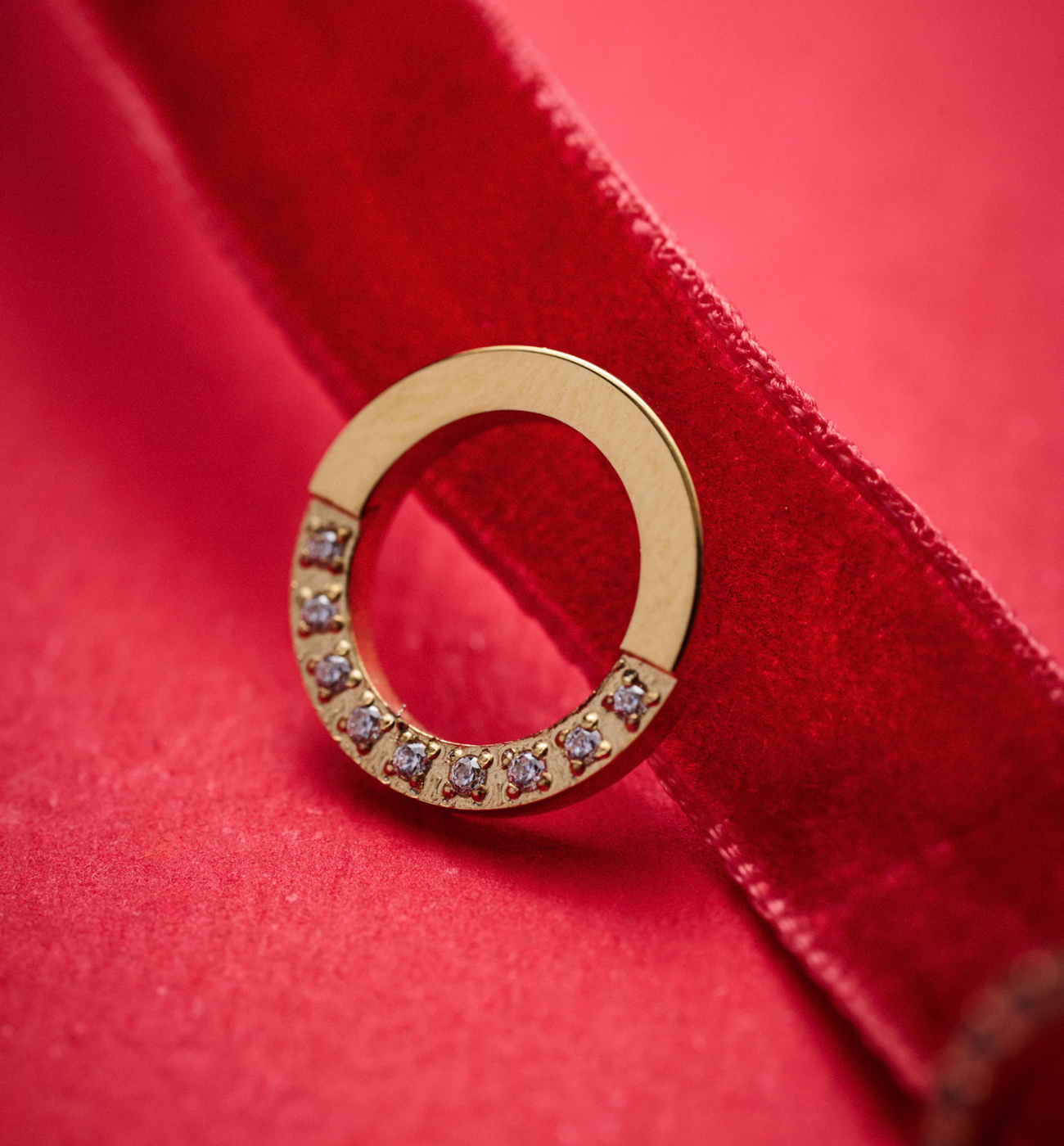 Kolczyki złocone z cyrkoniami – minimalistyczne koła KSY0356 - By Dziubeka