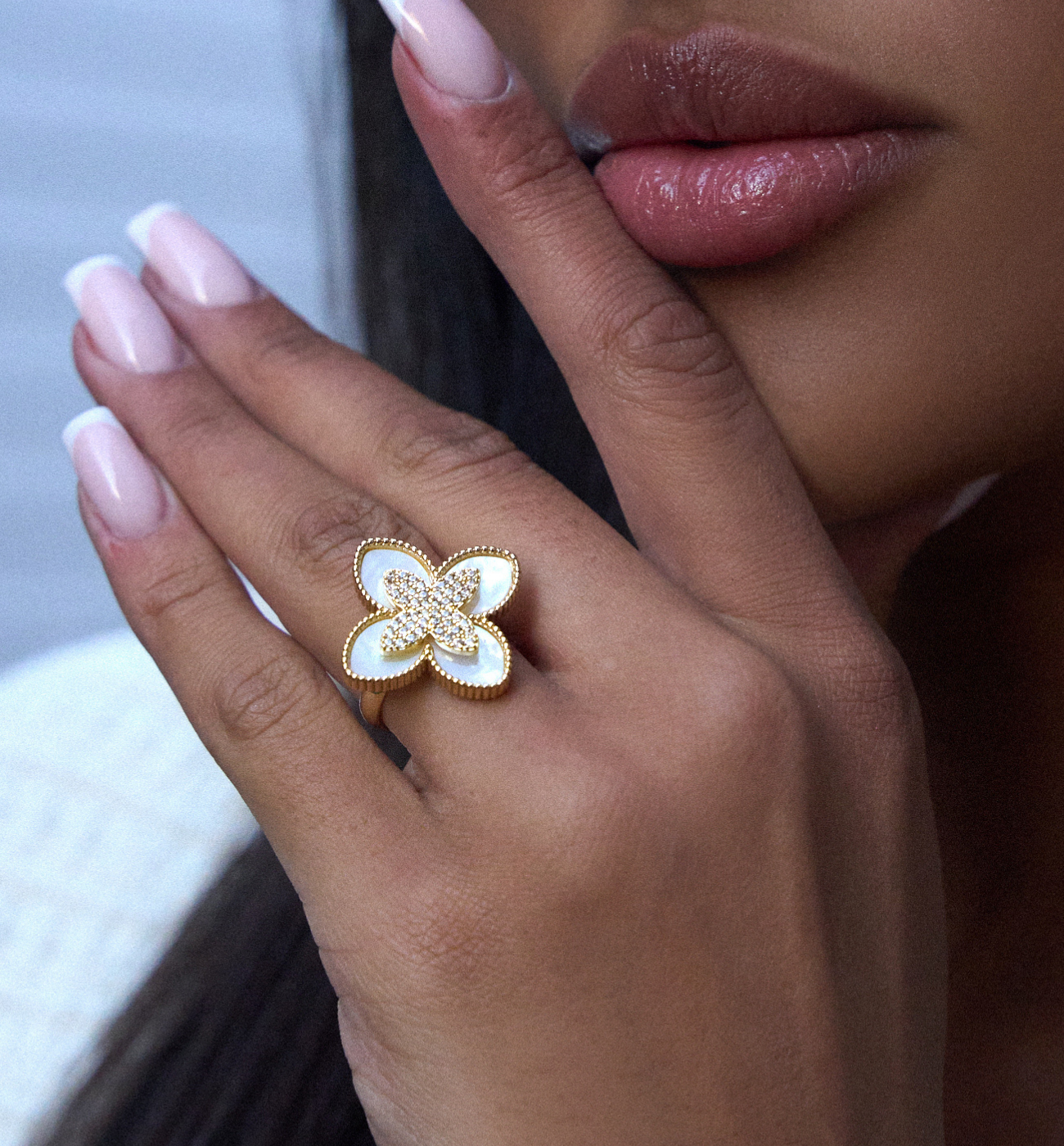 Pierścionek z koniczynką z masą perłową Quadrifoglio PSS0148 - By Dziubeka