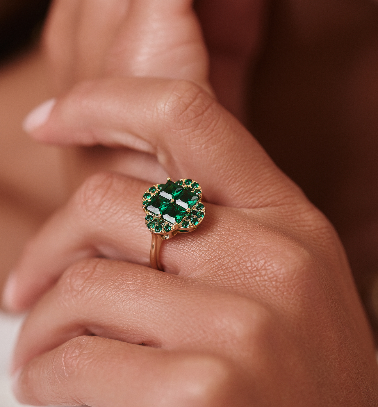 Pierścionek z zielonymi kryształkami PSS0186 - By Dziubeka