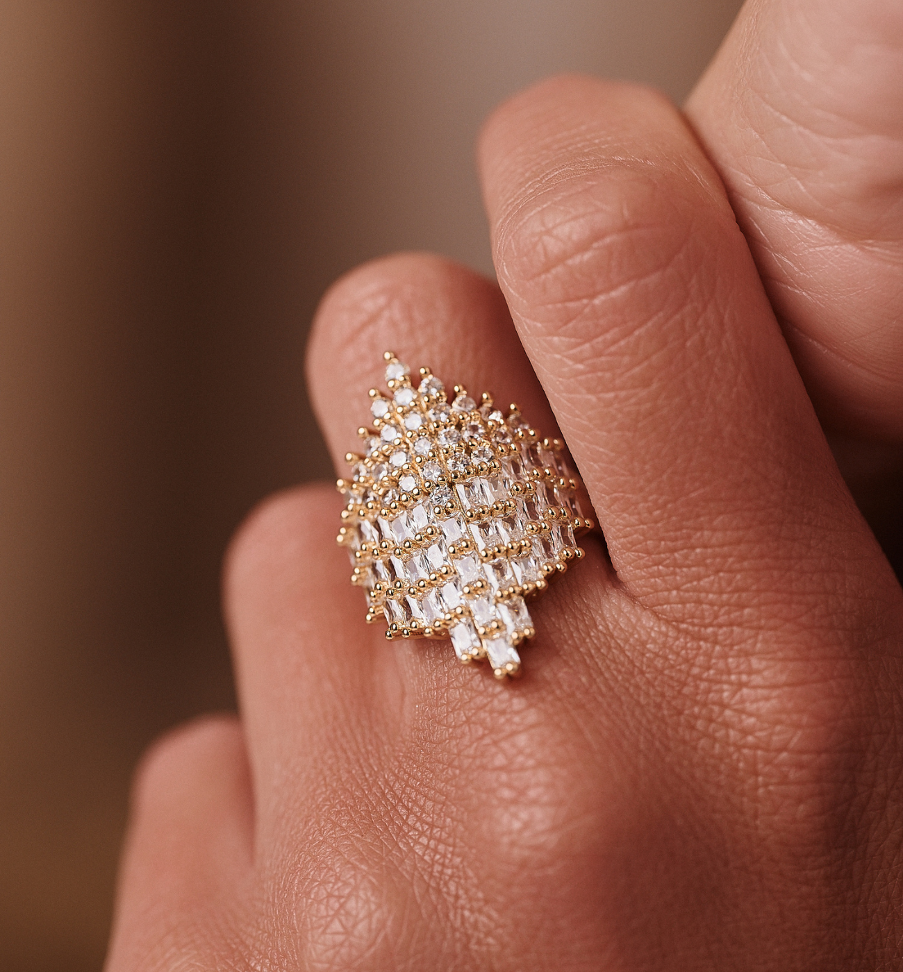 Pierścionek z cyrkoniami w kształcie rombu PSS0189 - By Dziubeka