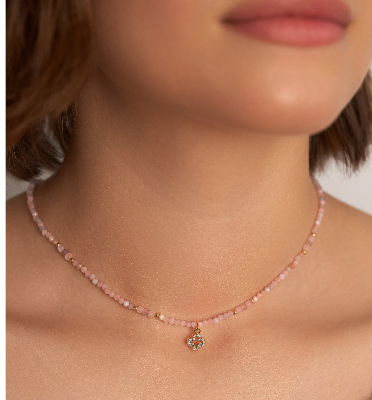 Naszyjnik z morganitami i koniczynką Delight - By Dziubeka