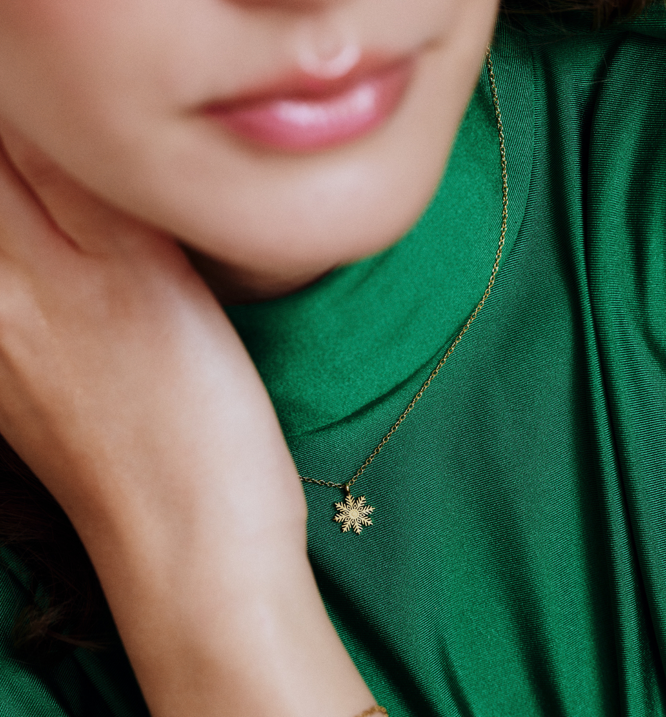 Naszyjnik ze śnieżynką złoty - By Dziubeka