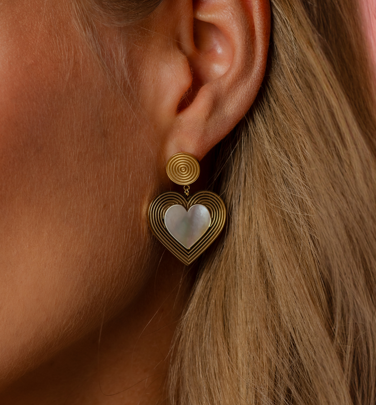 Kolczyki złote serca z masą perłową Cuori Passionali - By Dziubeka