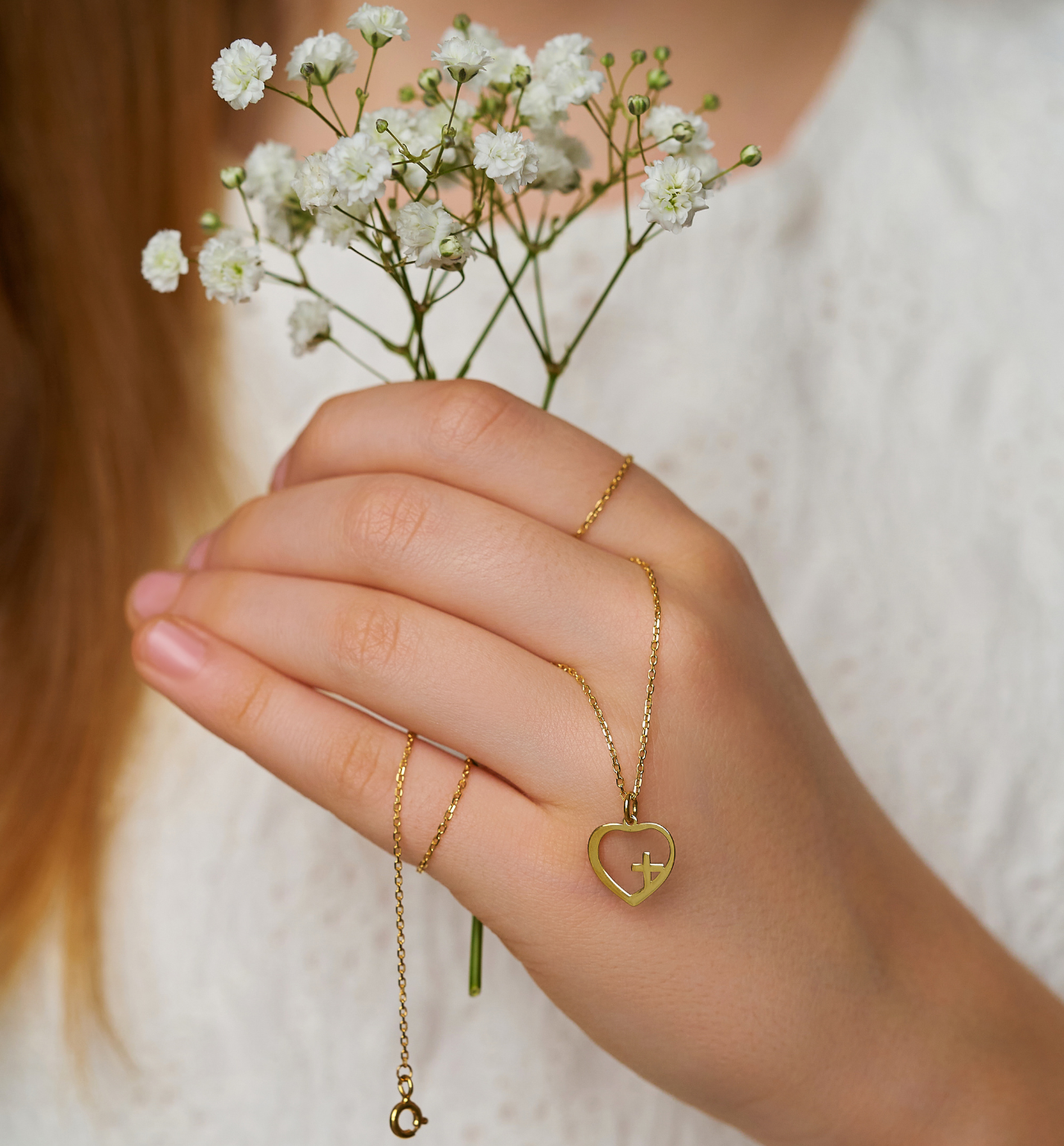 Naszyjnik złoty z serduszkiem i krzyżykiem Holy Heart NSE0154