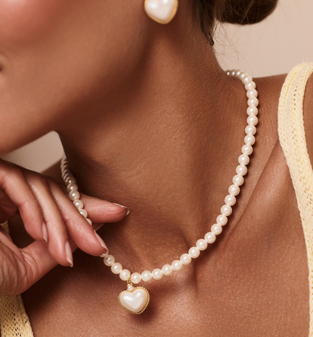 Naszyjnik z perełkami i złotym sercem - By Dziubeka