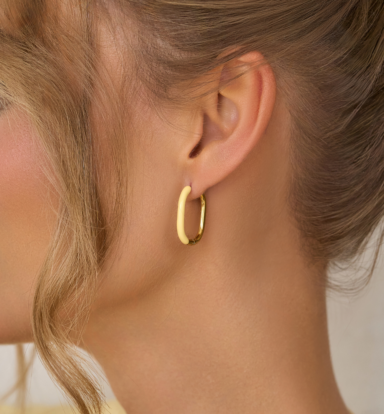 Kolczyki złote owalne z żółtą emalią Enamel KSA1731