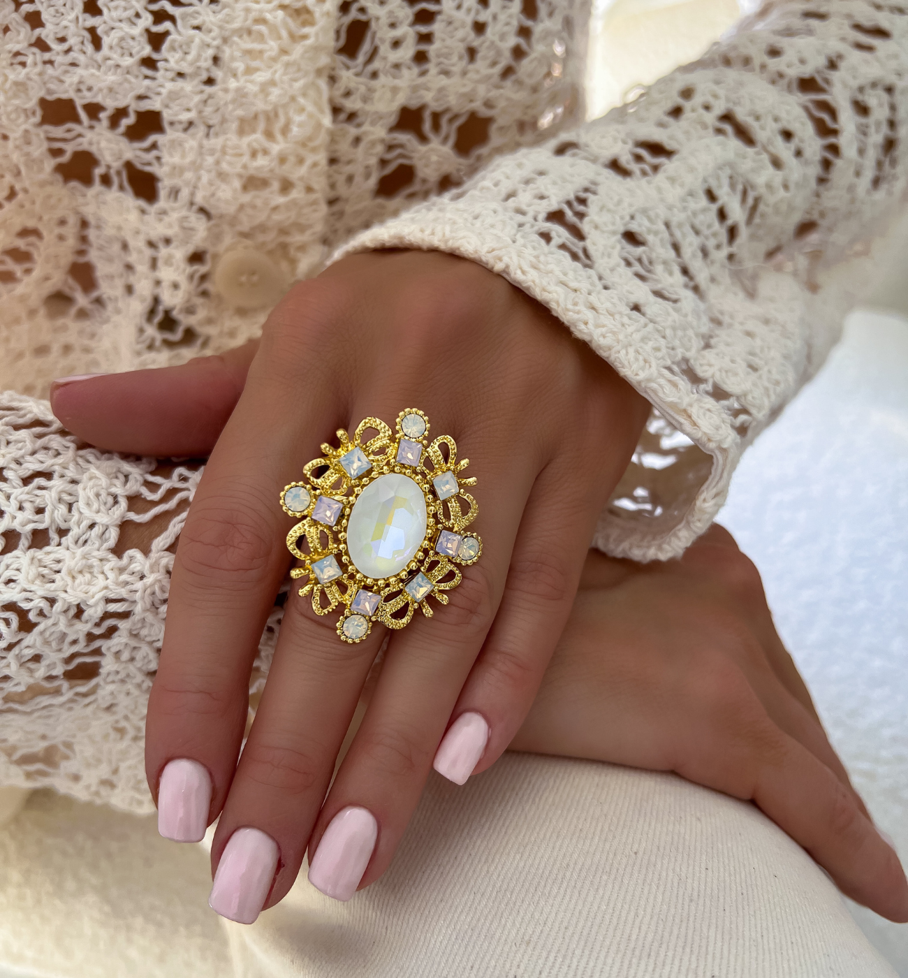 Pierścionek z mlecznym kryształem PSS0142 - By Dziubeka