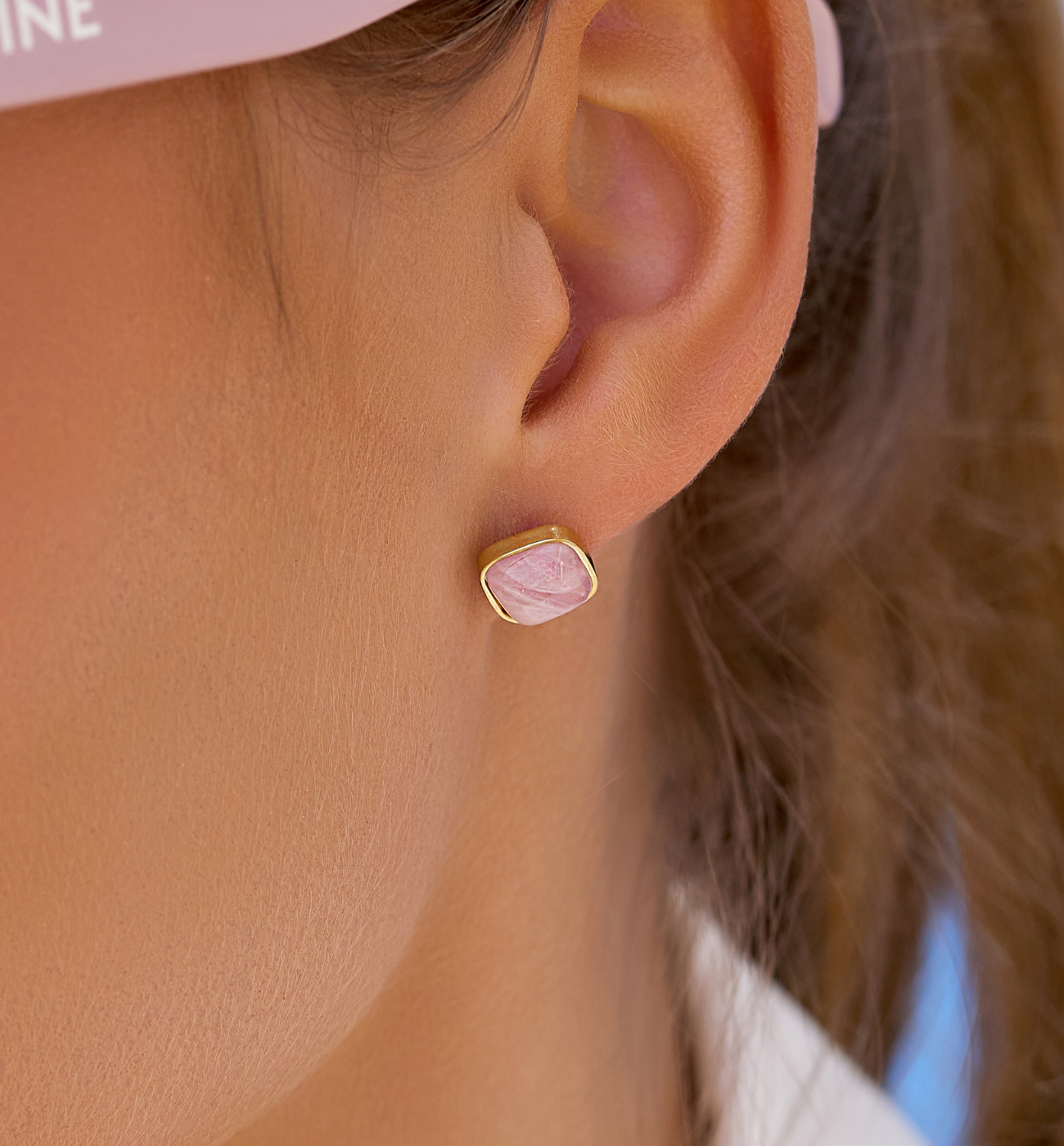 Kolczyki złote kwadratowe z kwarcem różowym Ritual - By Dziubeka