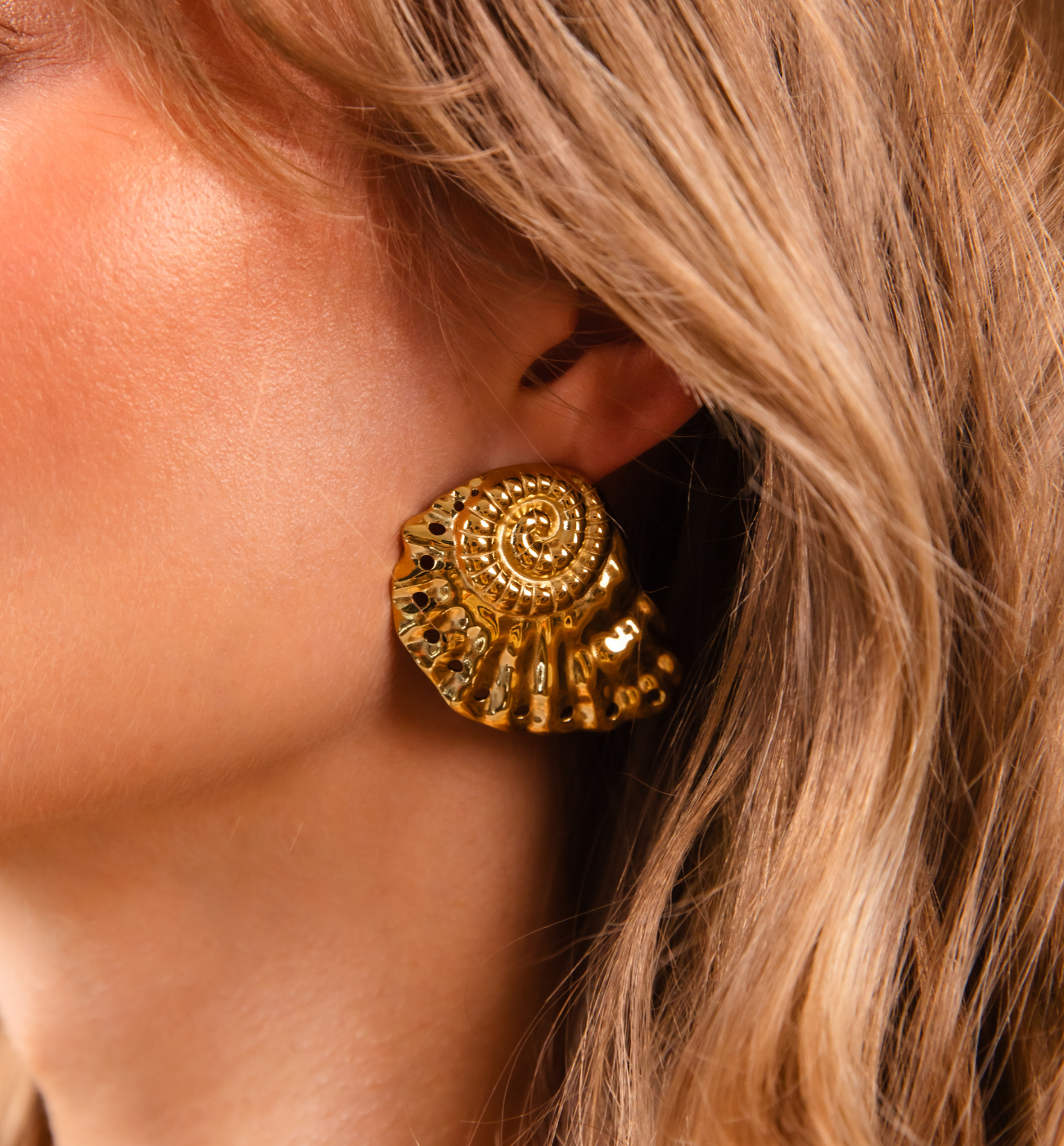 Kolczyki z muszlami złote KSY0527 - By Dziubeka