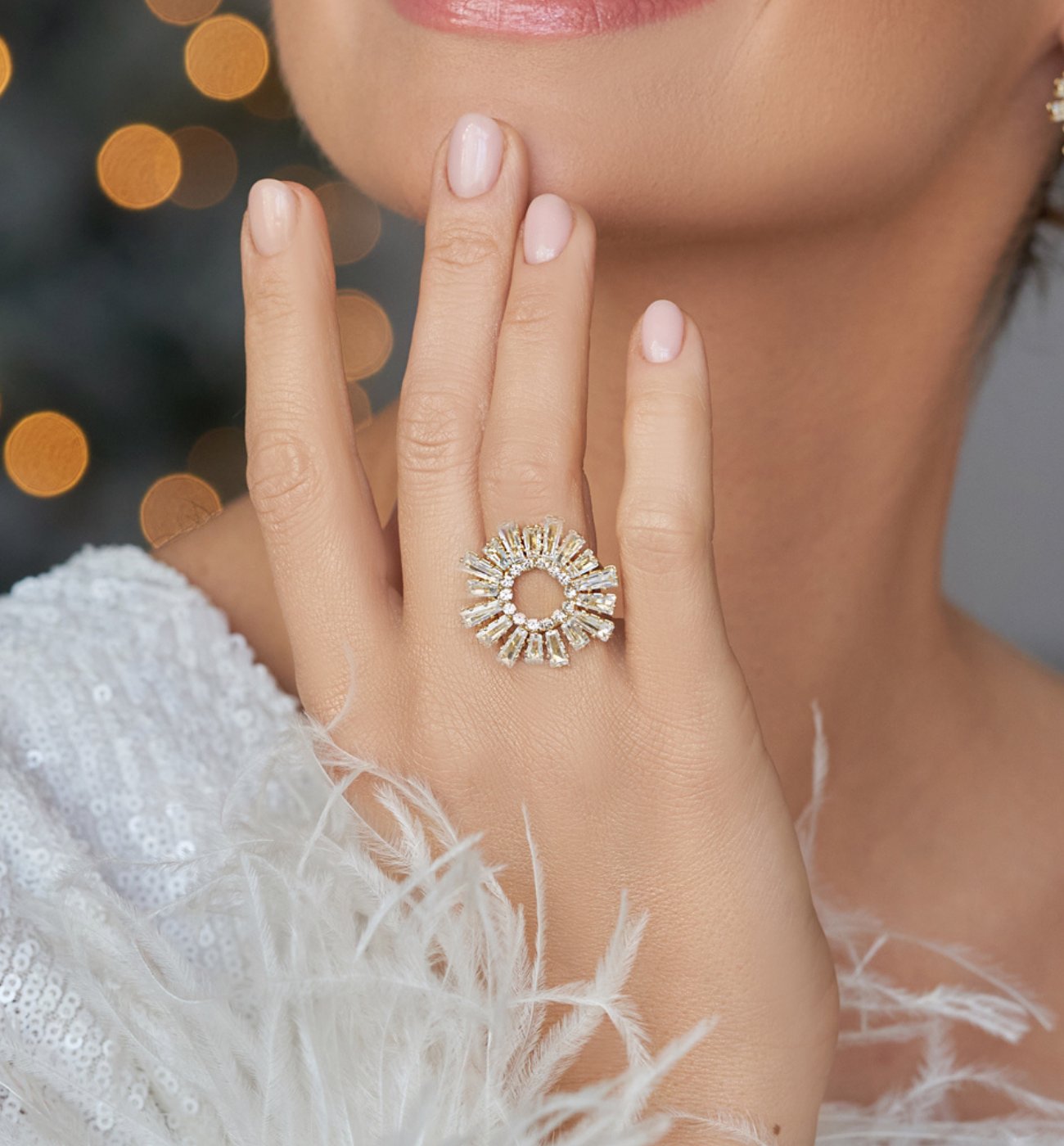 Pierścionek złoty z transparentnymi kryształkami Samantha PSS0067 - By Dziubeka