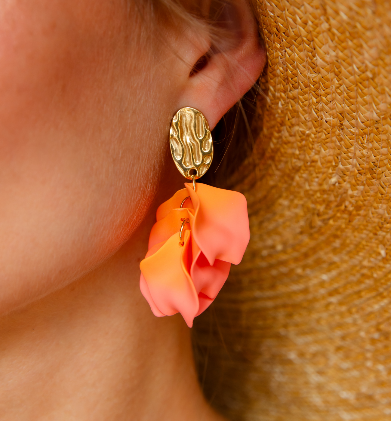 Kolczyki brzoskwiniowe z płatkami KFF0380 - By Dziubeka