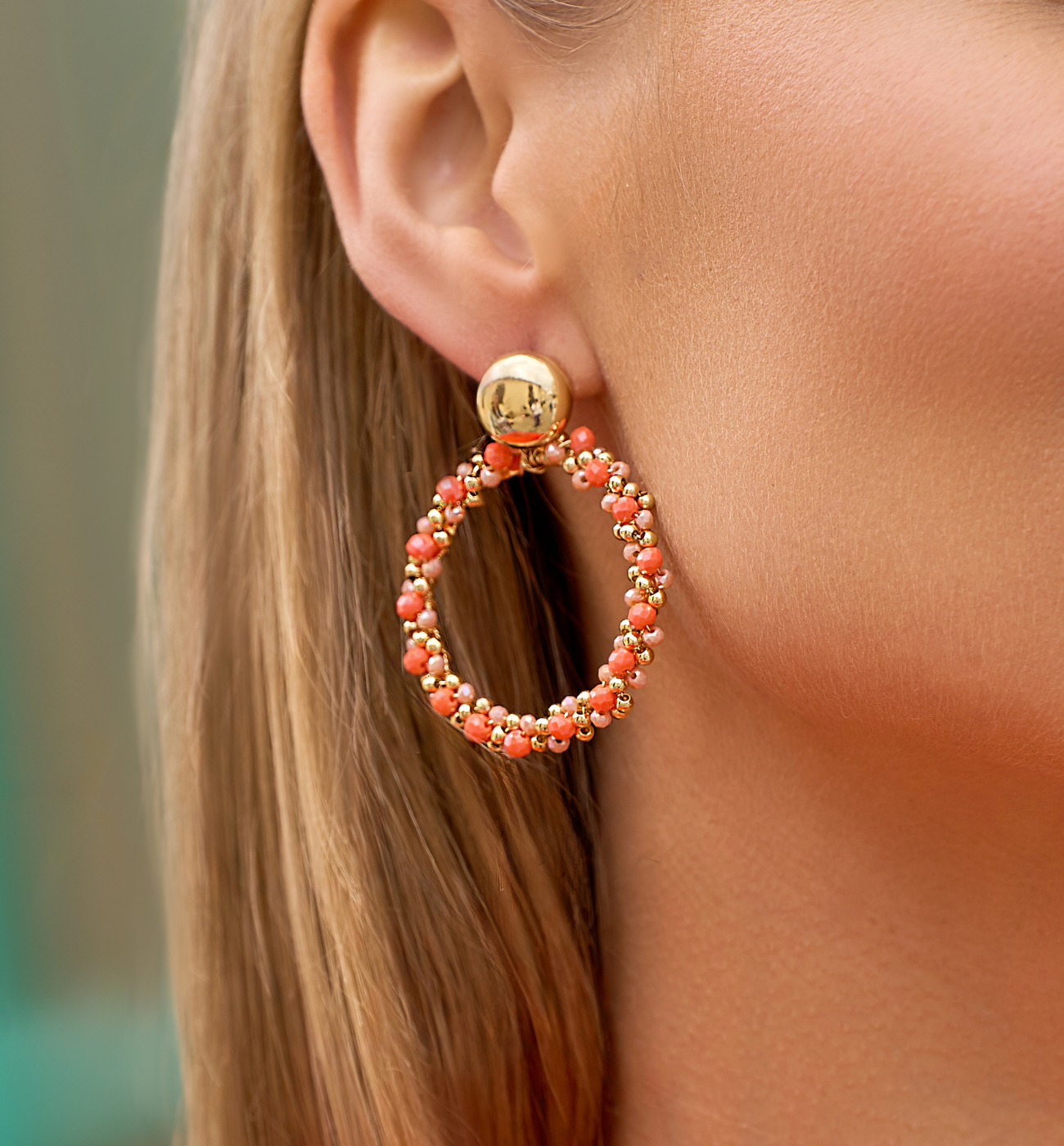 Kolczyki okrągłe z brzoskwiniowymi kryształkami KWE0217 - By Dziubeka