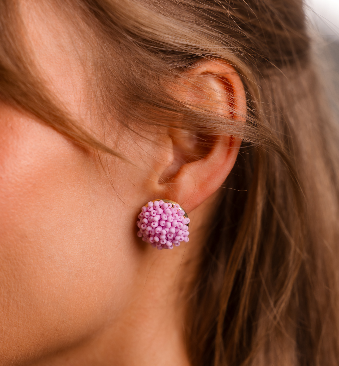 Kolczyki z liliowymi kryształkami okrągłe KWE0142 - By Dziubeka