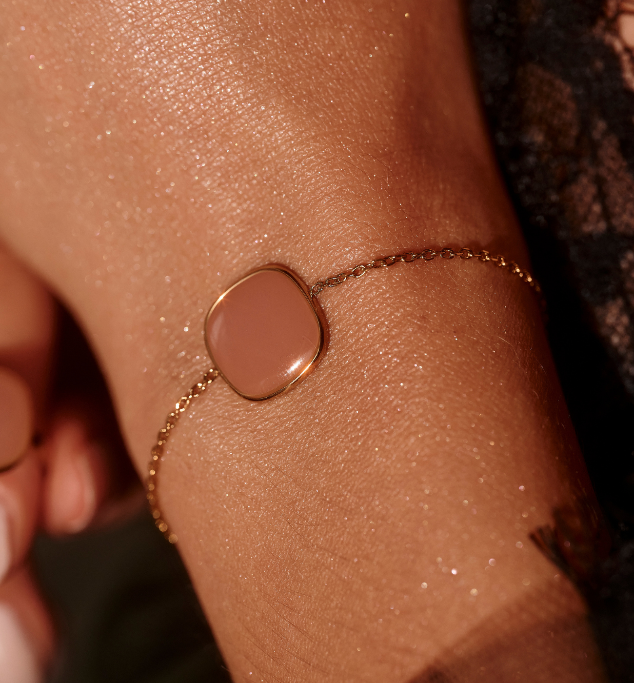 Bransoletka z karmelową emalią BSY0430 - By Dziubeka