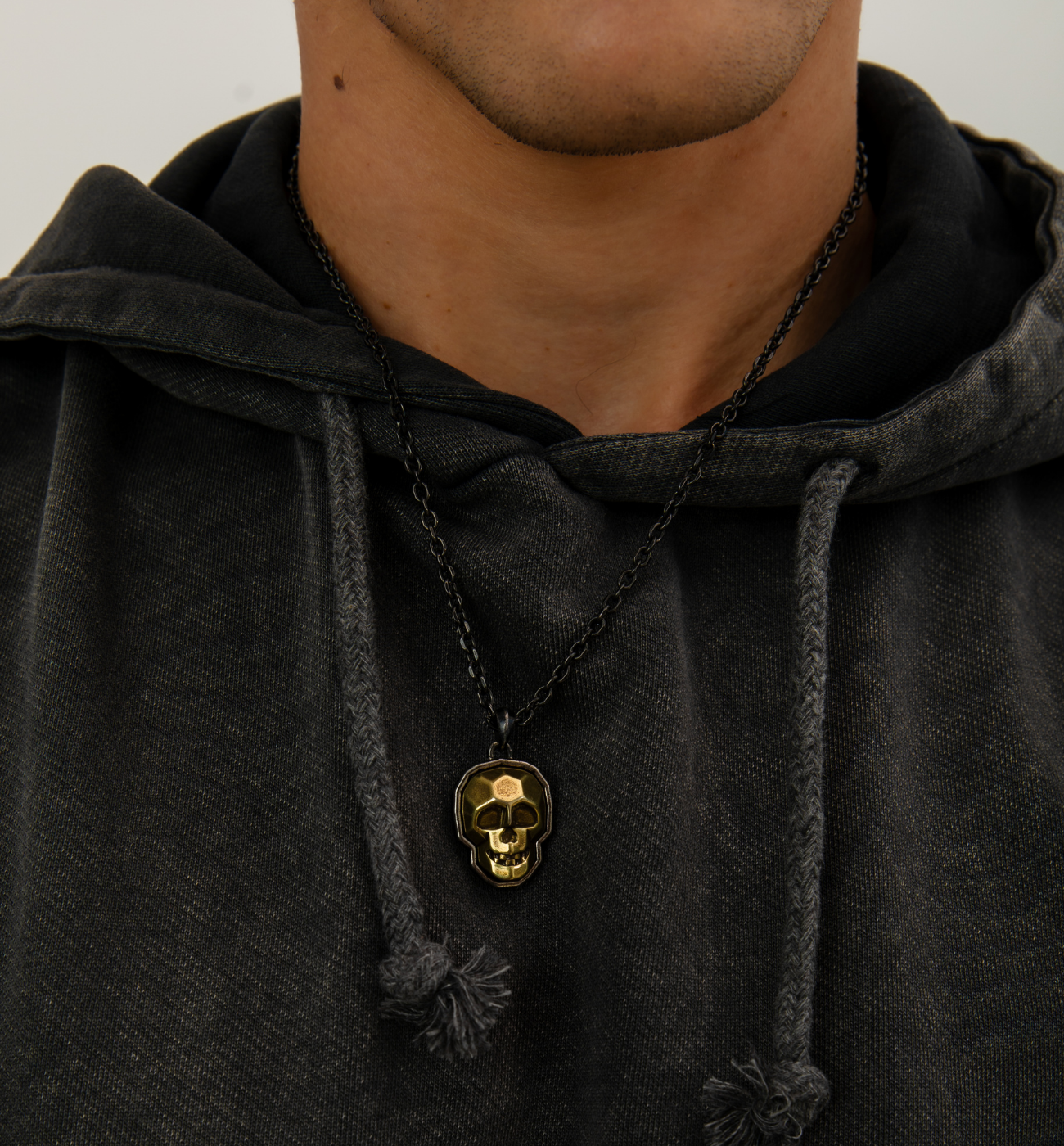 Naszyjnik czaszka z hematytu NMITC0208