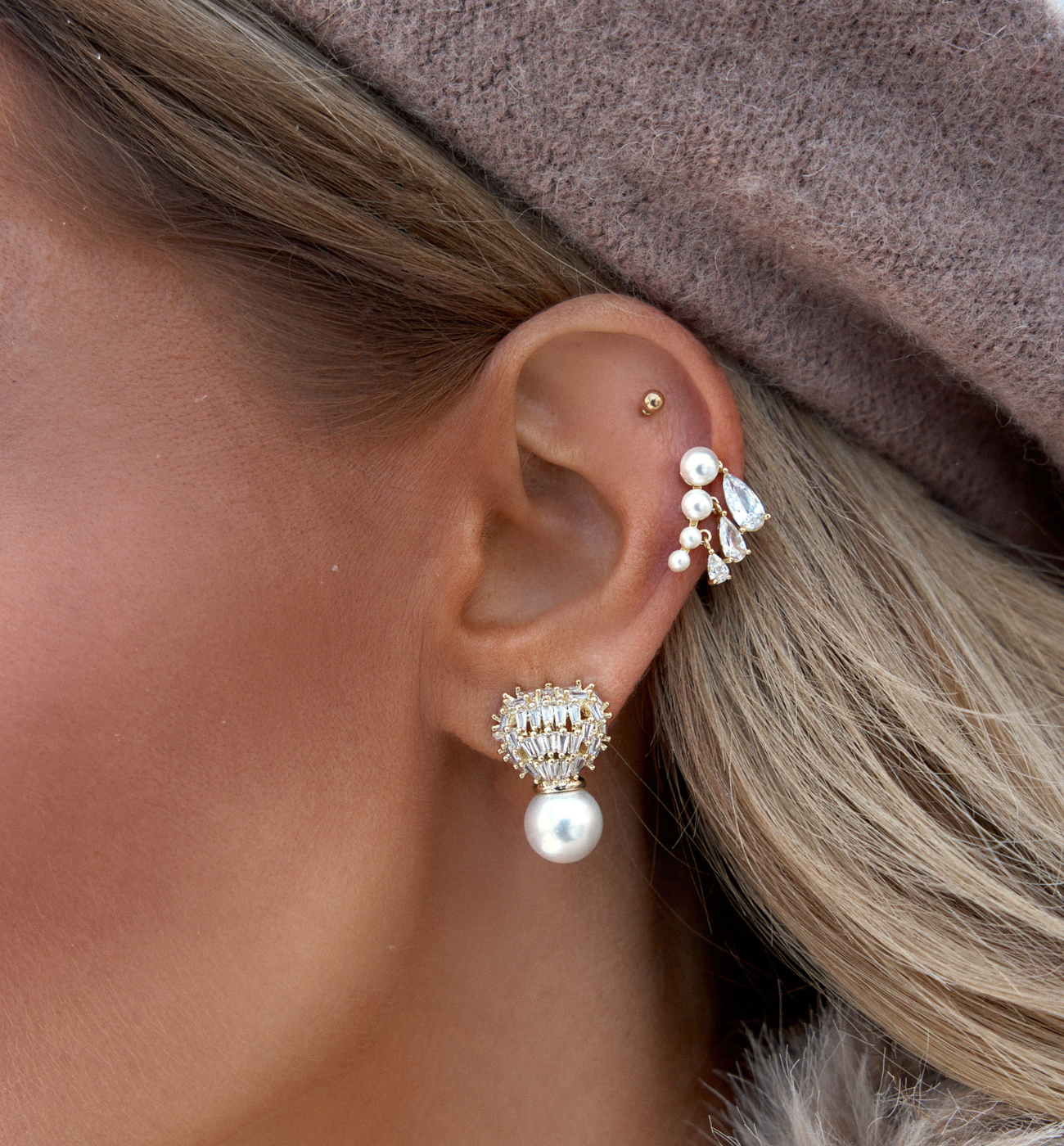 Kolczyki złote z perłami i kryształkami Manuela - By Dziubeka