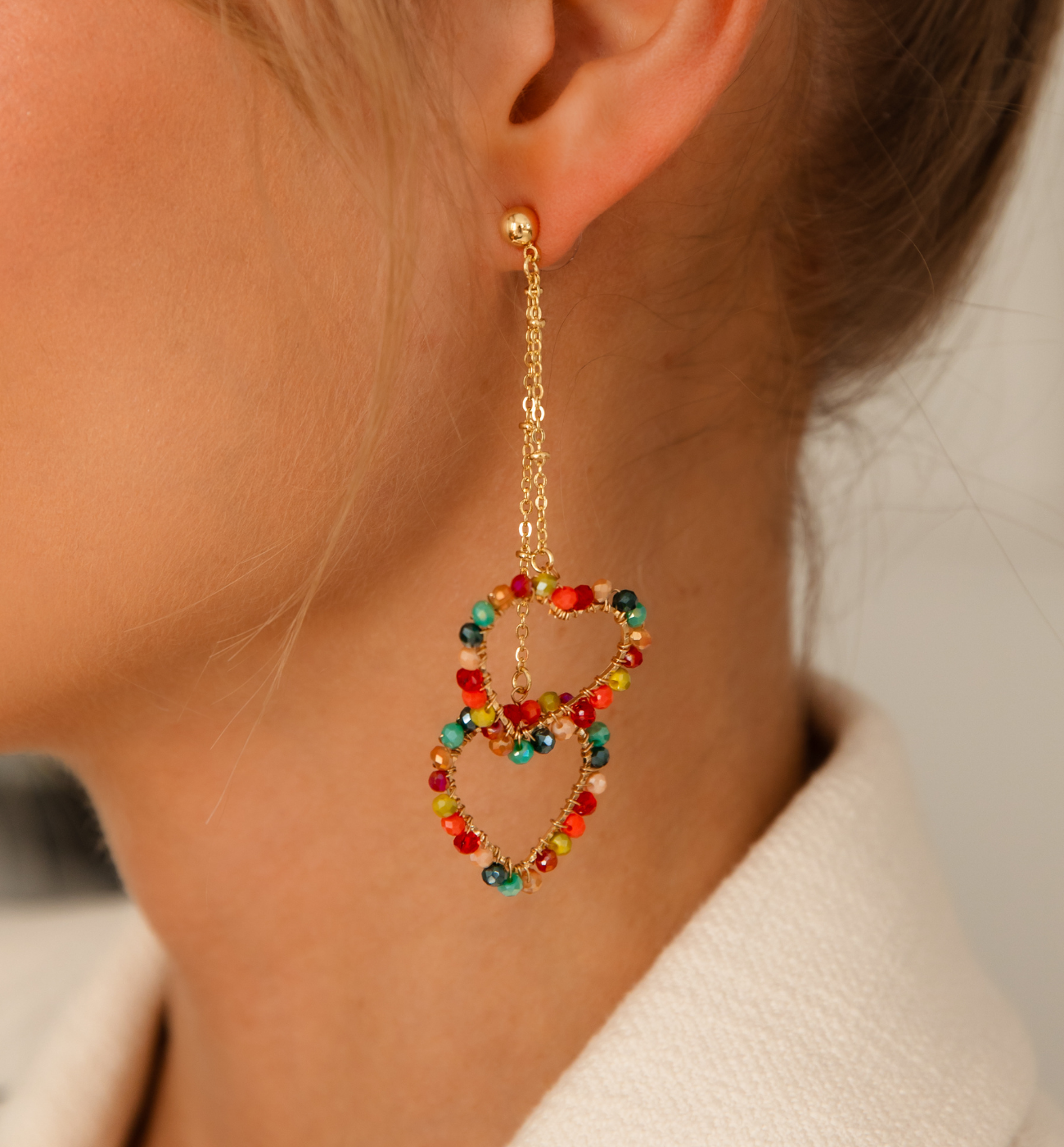 Kolczyki serca z kolorowymi kryształkami KWE0244