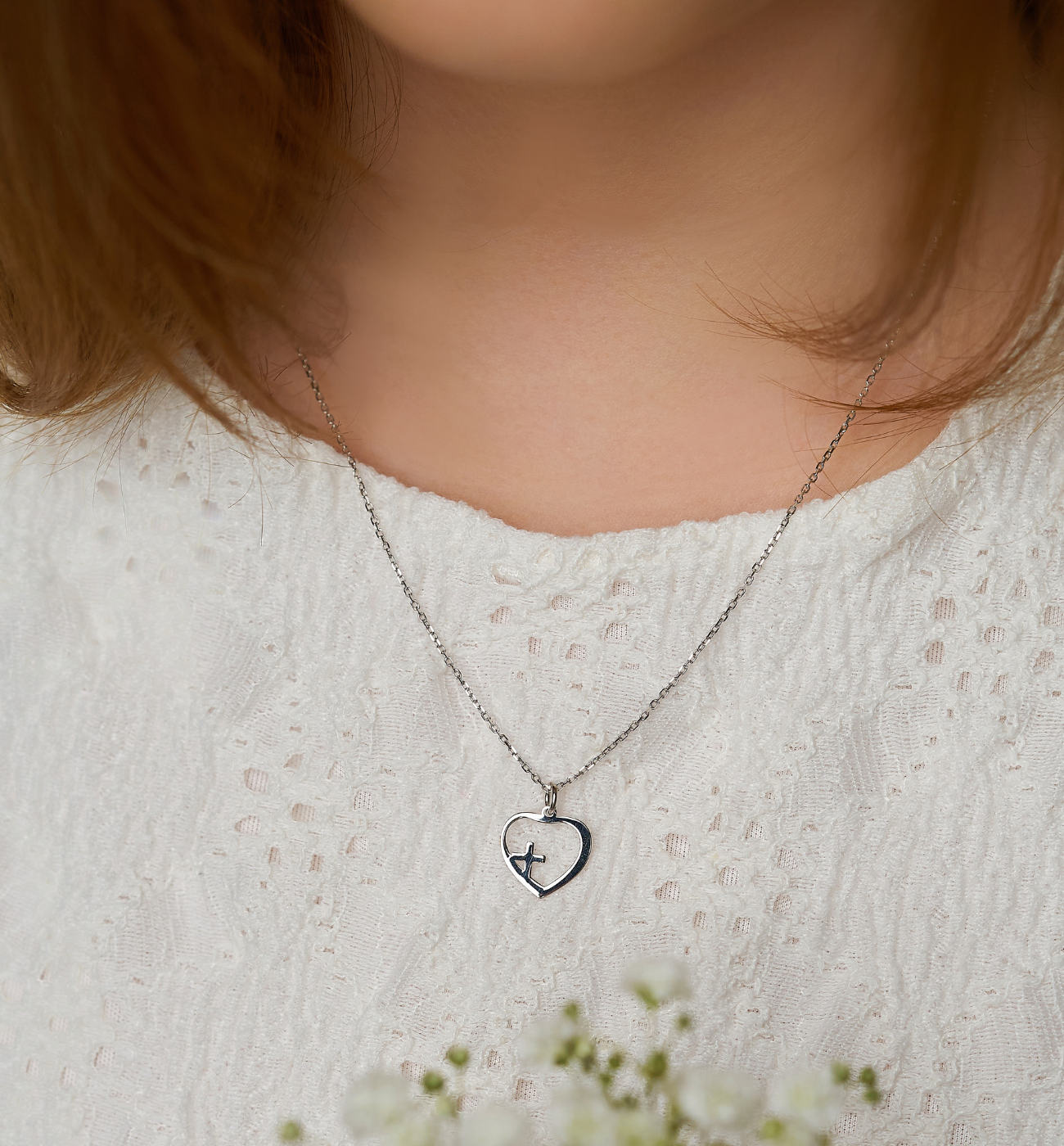 Naszyjnik srebrny z serduszkiem i krzyżykiem Holy Heart NSE0153