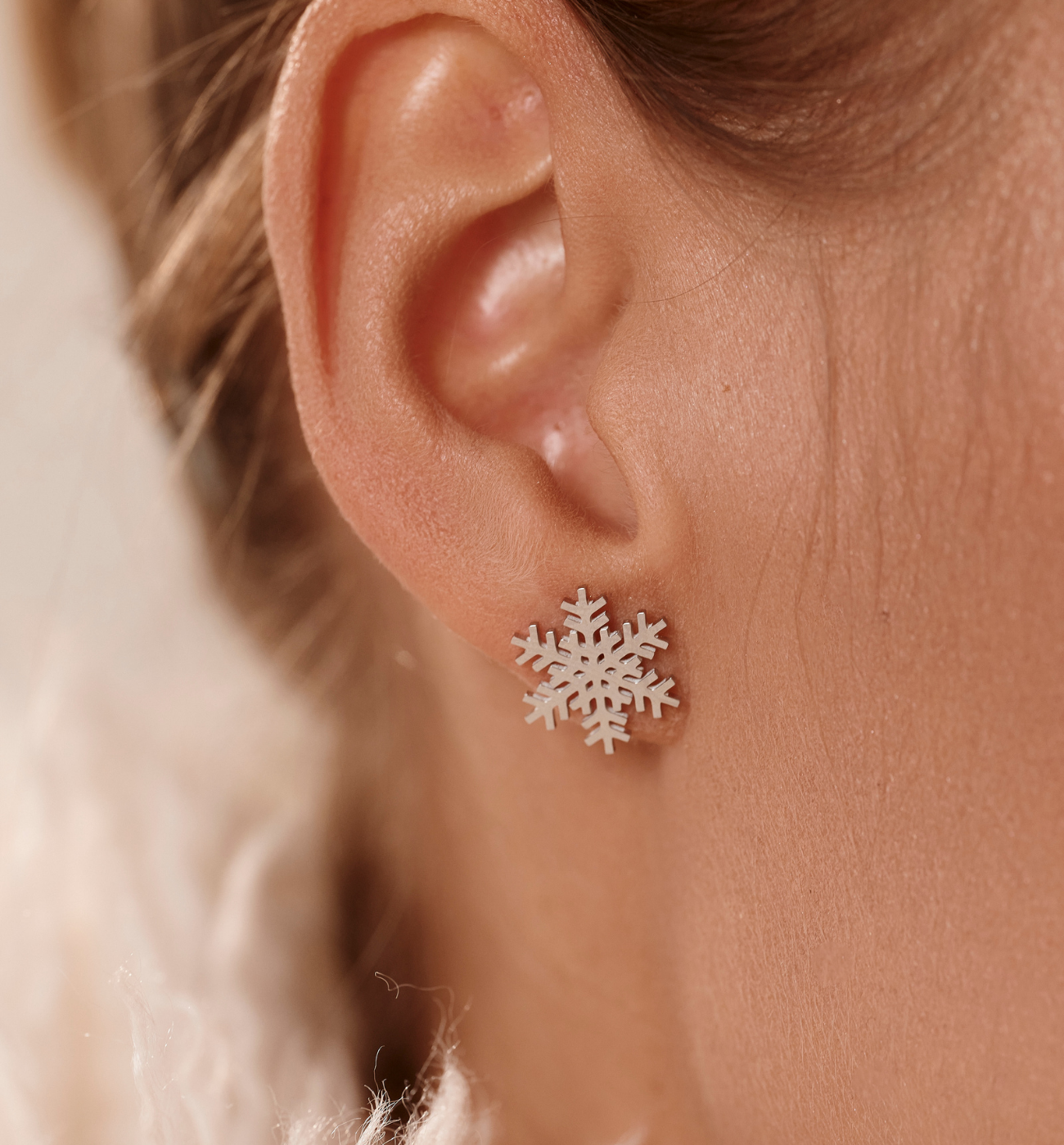Kolczyki srebrne w kształcie śnieżynki KSY0589 - By Dziubeka