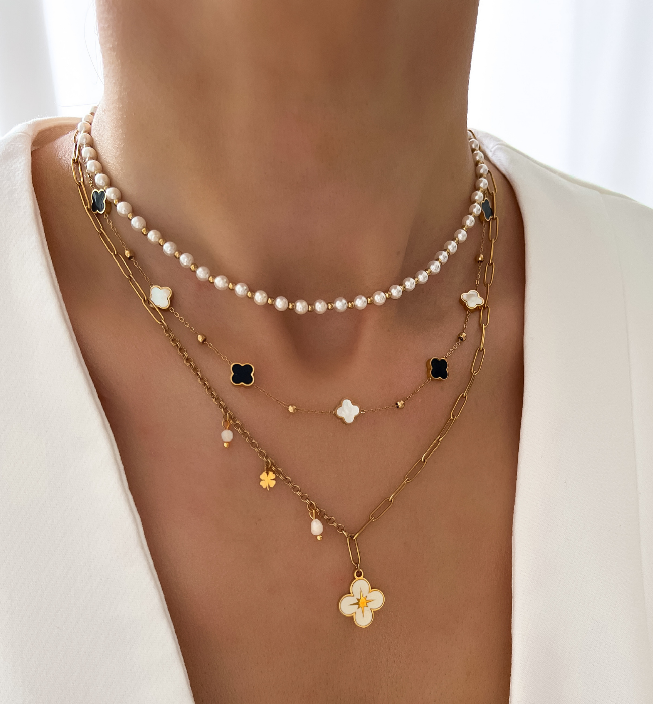 Naszyjnik z białą koniczynką Magia di Trifoglio NSY0347 - By Dziubeka