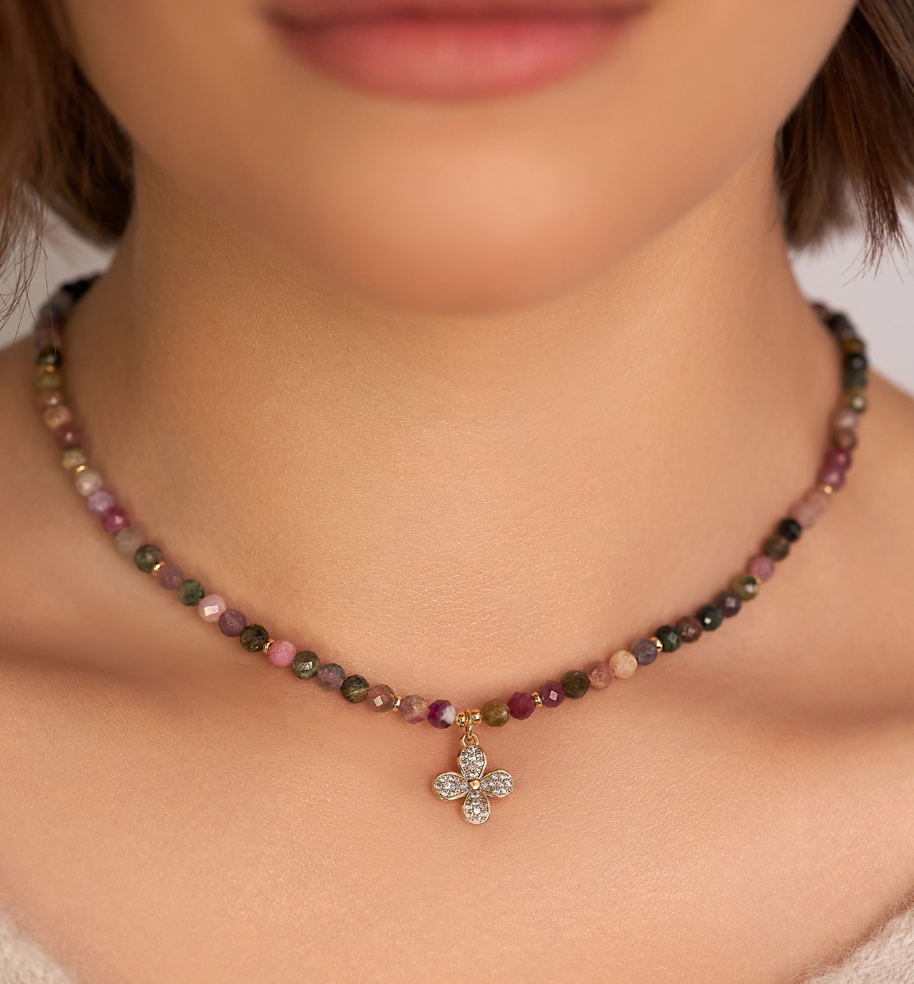 Naszyjnik z turmalinami i koniczynką Erne NTW1148