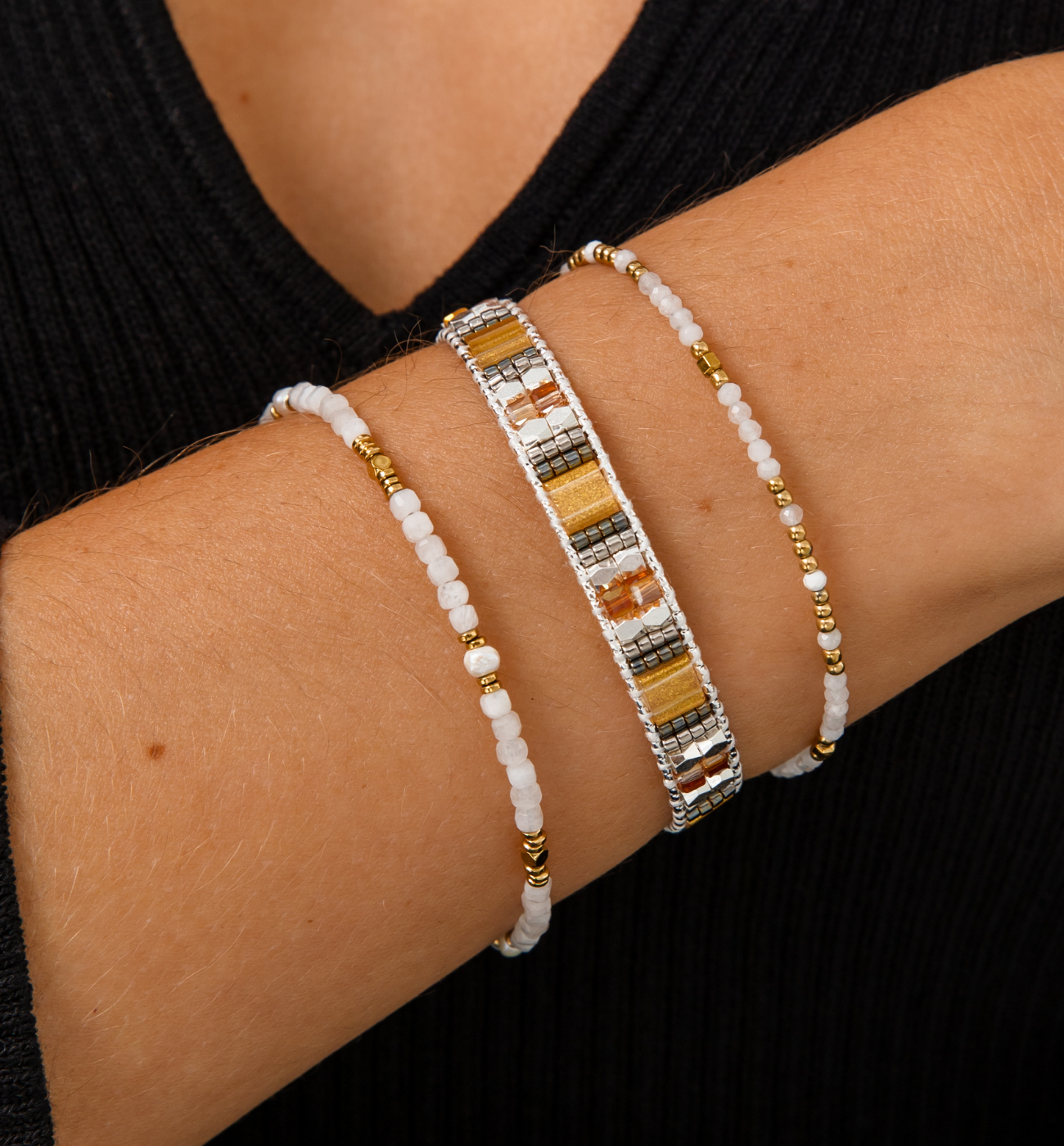 Zestaw białych bransoletek Z0290 - By Dziubeka