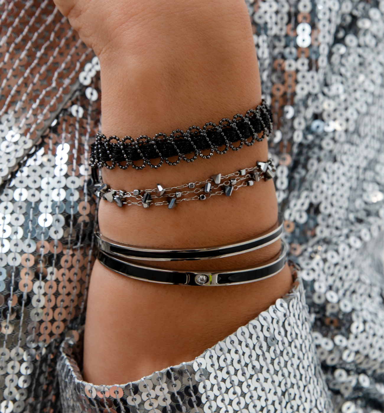 Zestaw czarnych i srebrnych bransoletek Z0302 - By Dziubeka