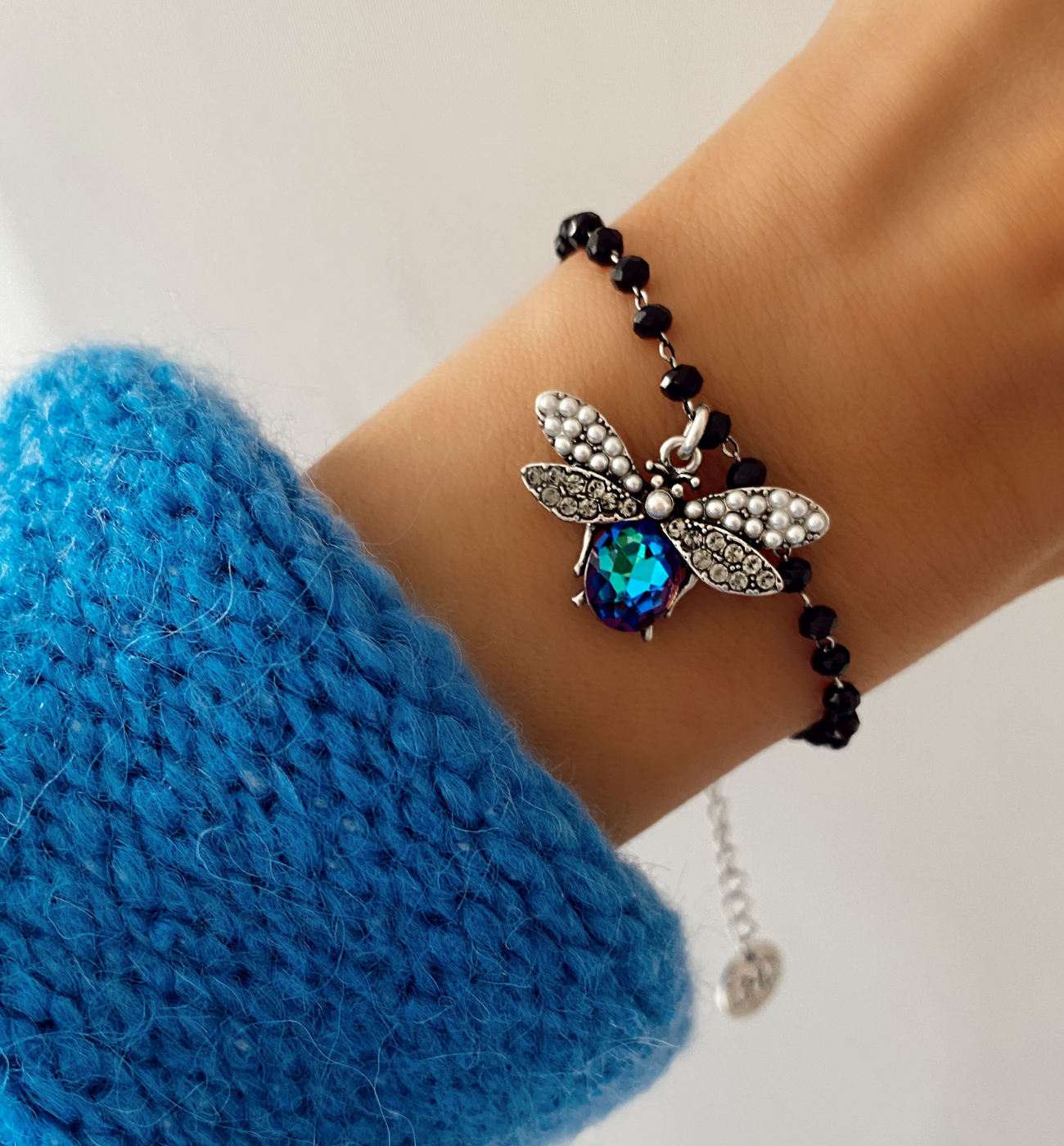 Bransoletka z granatowym owadem z kryształkami Revival BMI0031