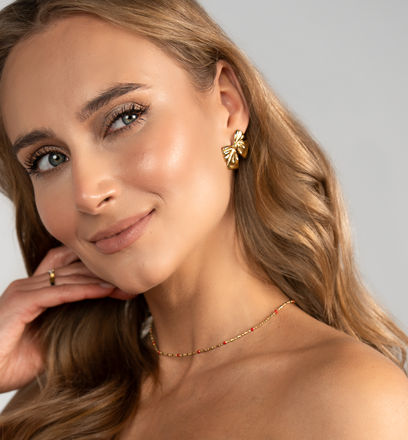 Naszyjnik z czerwoną emalią NSA1337