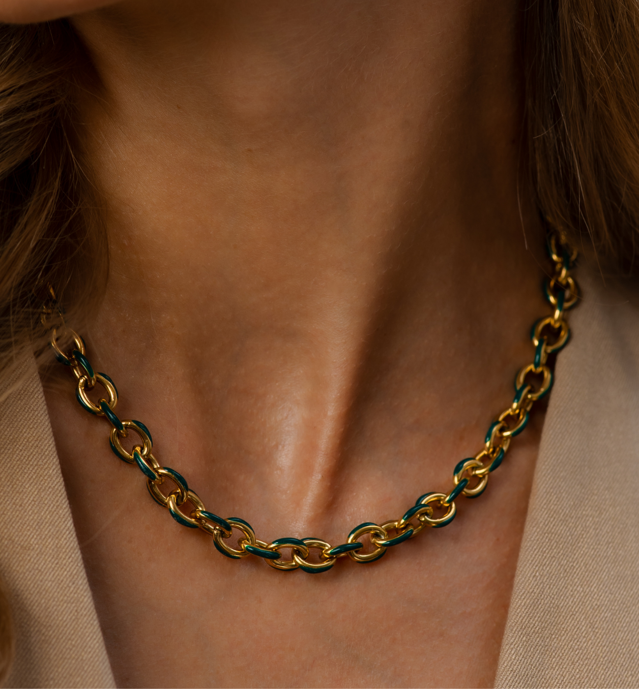 Naszyjnik z łańcuchem z zieloną emalią NSA1462