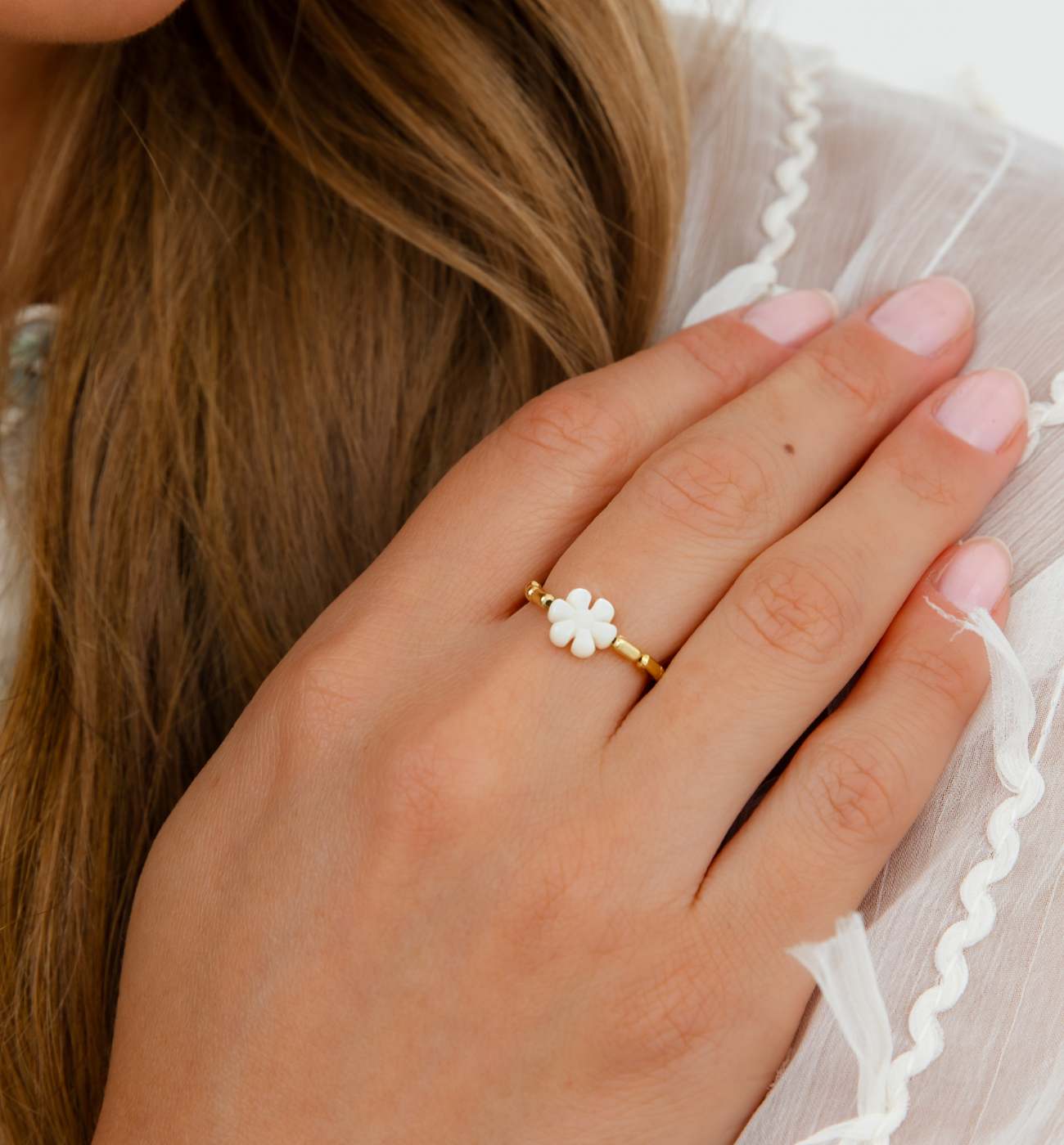 Pierścionek elastyczny złoty z kwiatuszkiem PSC0611